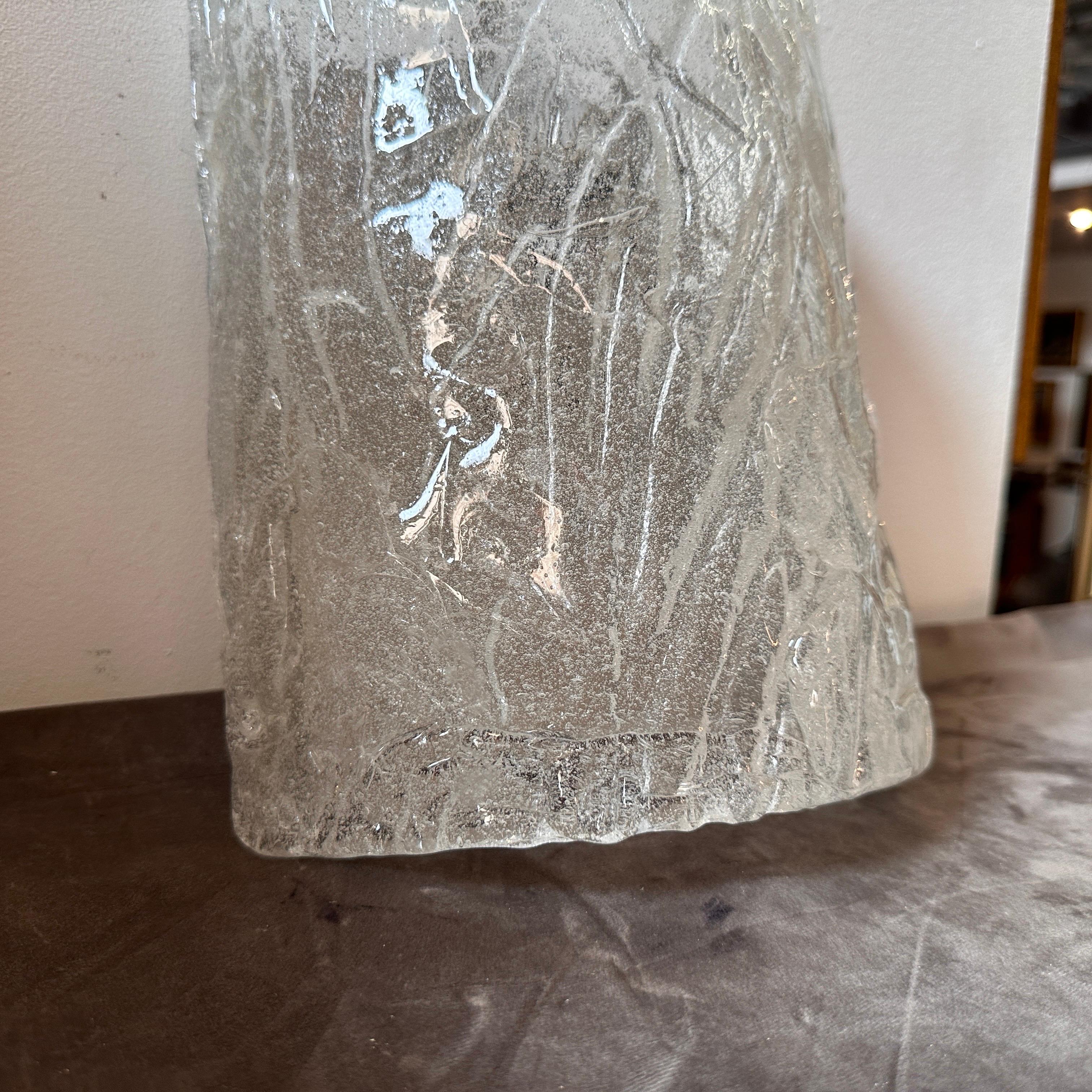 1970s Mid-Century Modern Frosted Murano Glass Rectangular Wall Sconce In Excellent Condition For Sale In Aci Castello, IT