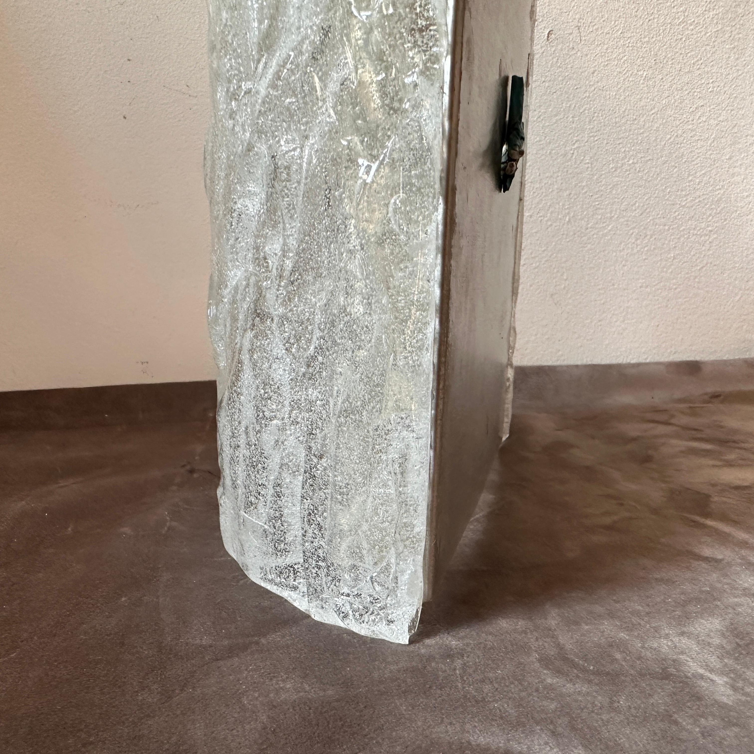 1970s Mid-Century Modern Frosted Murano Glass Rectangular Wall Sconce For Sale 3