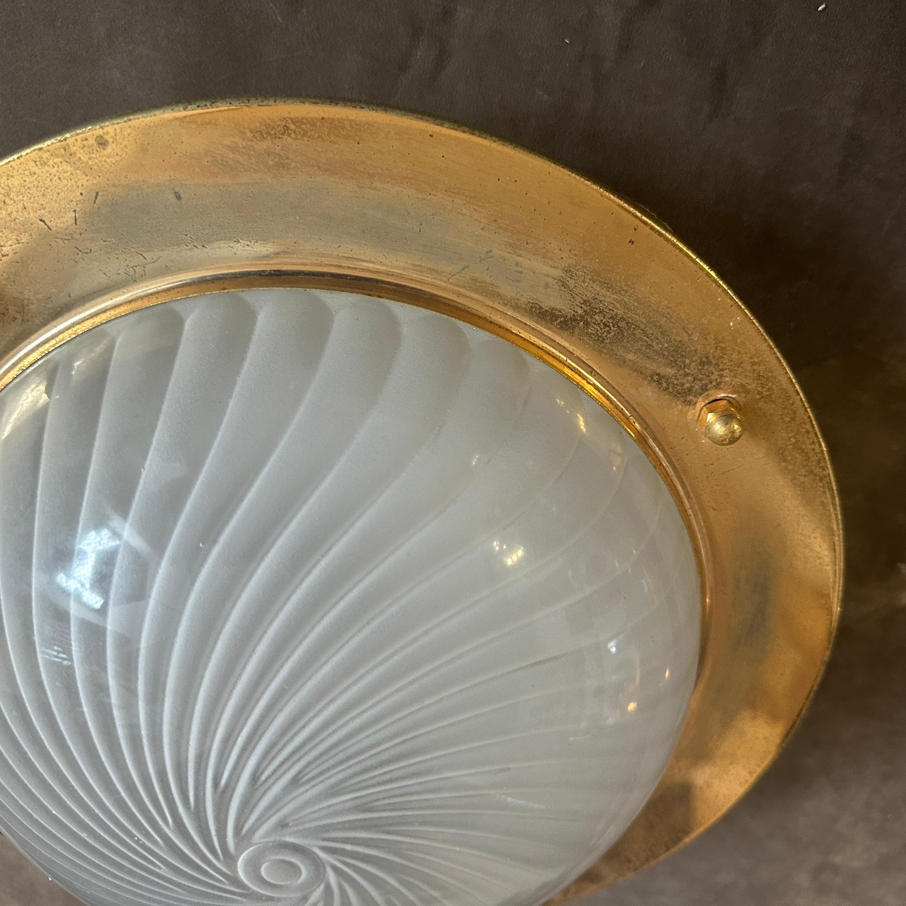 1970er Jahre Mitte des Jahrhunderts Modern Vergoldetes Metall und Murano Glas Decke oder Wandleuchte im Angebot 5