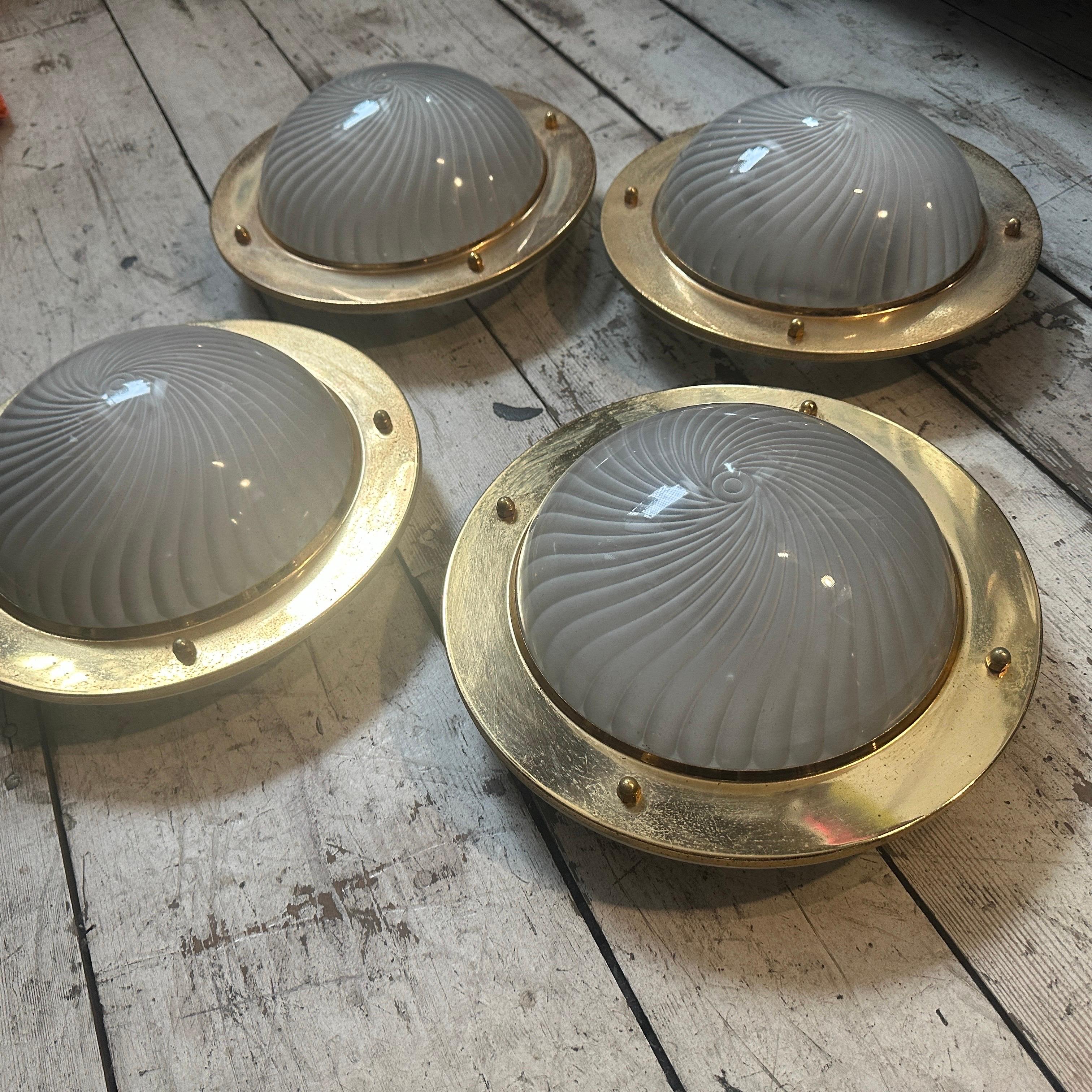 1970er Jahre Mitte des Jahrhunderts Modern Vergoldetes Metall und Murano Glas Decke oder Wandleuchte im Angebot 8