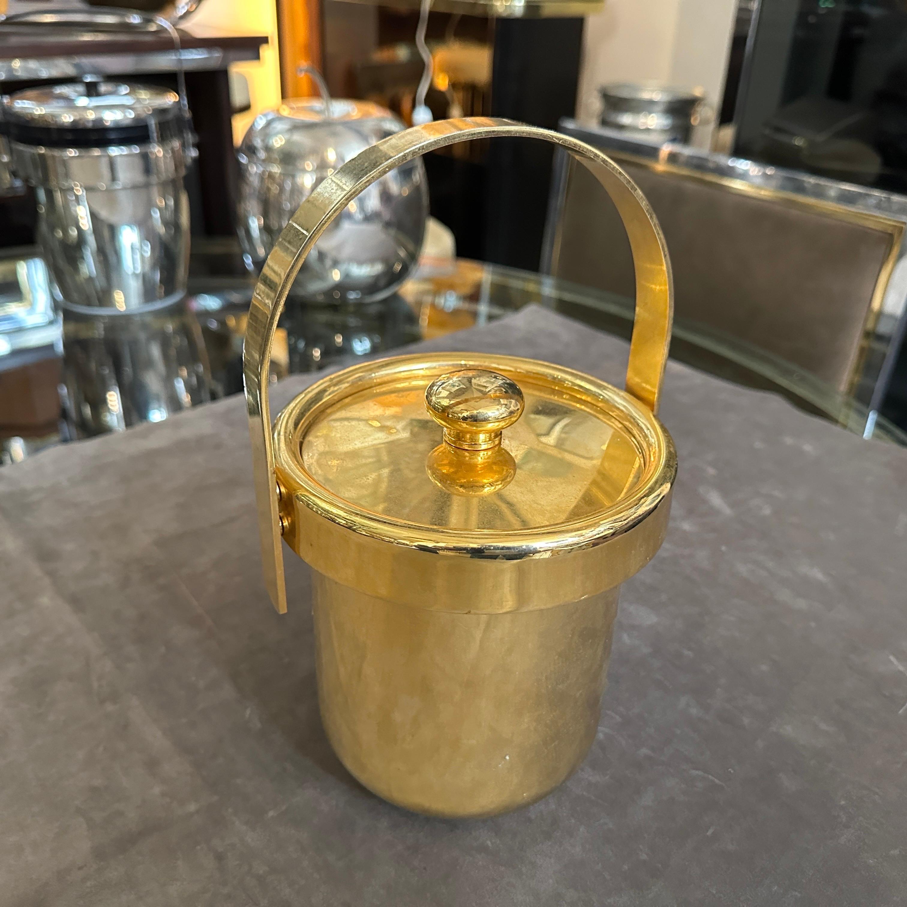 1970s Mid-Century Modern Gilded Metal Italian Ice Bucket In Good Condition For Sale In Aci Castello, IT