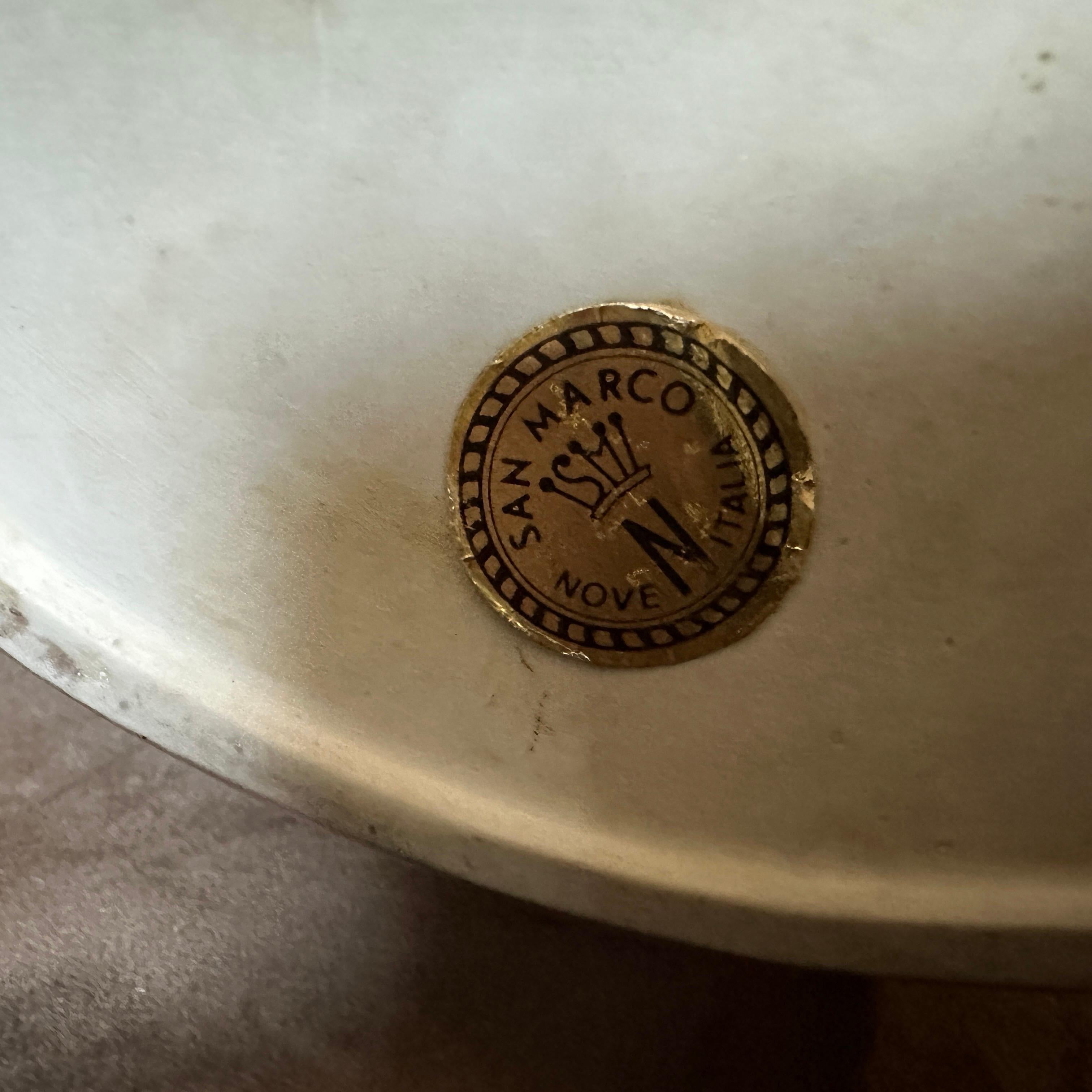 Vaso italiano in porcellana dorata della metà del secolo scorso di Nove san Marco in vendita 2