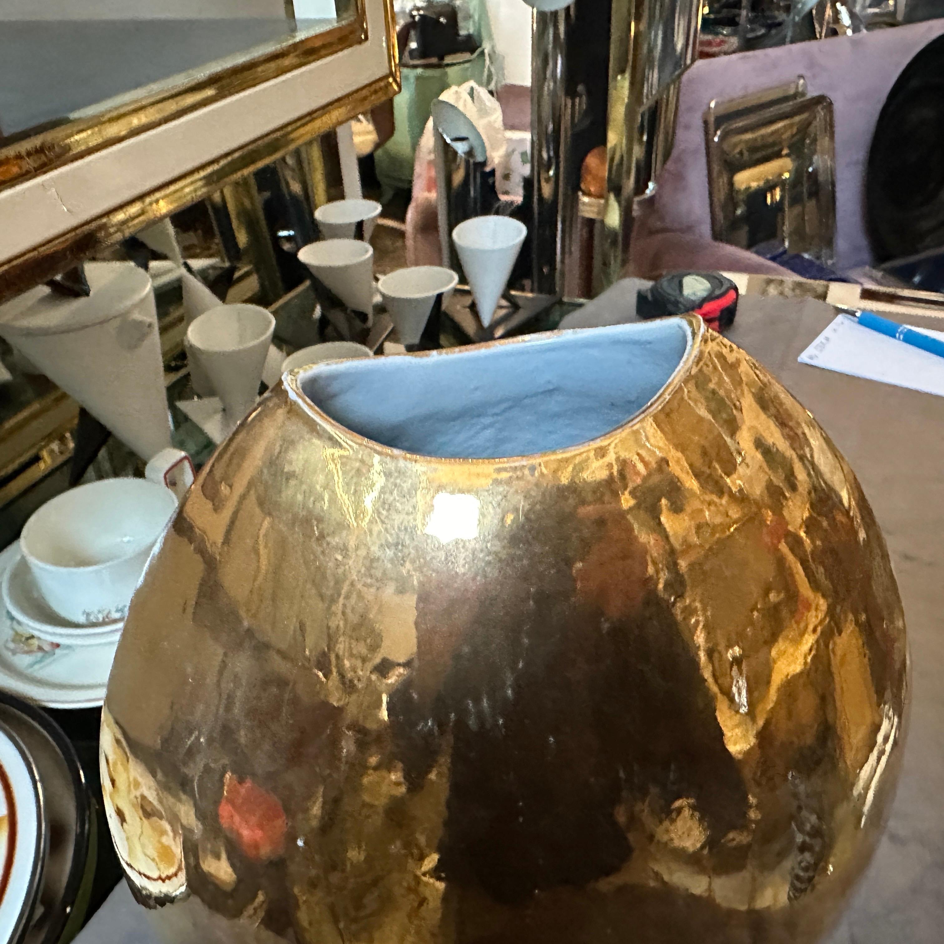 XX secolo Vaso italiano in porcellana dorata della metà del secolo scorso di Nove san Marco in vendita