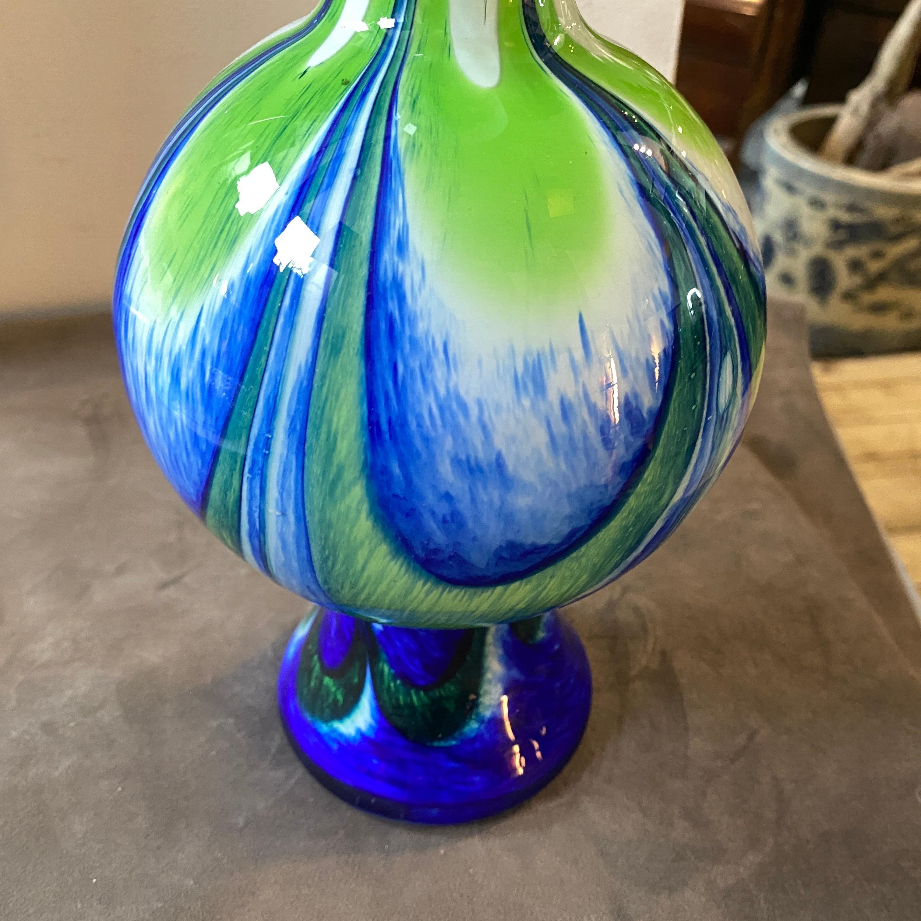 Vase italien en verre moderne du milieu du siècle dernier des années 1970 dans le style de Carlo Moretti en vente 4