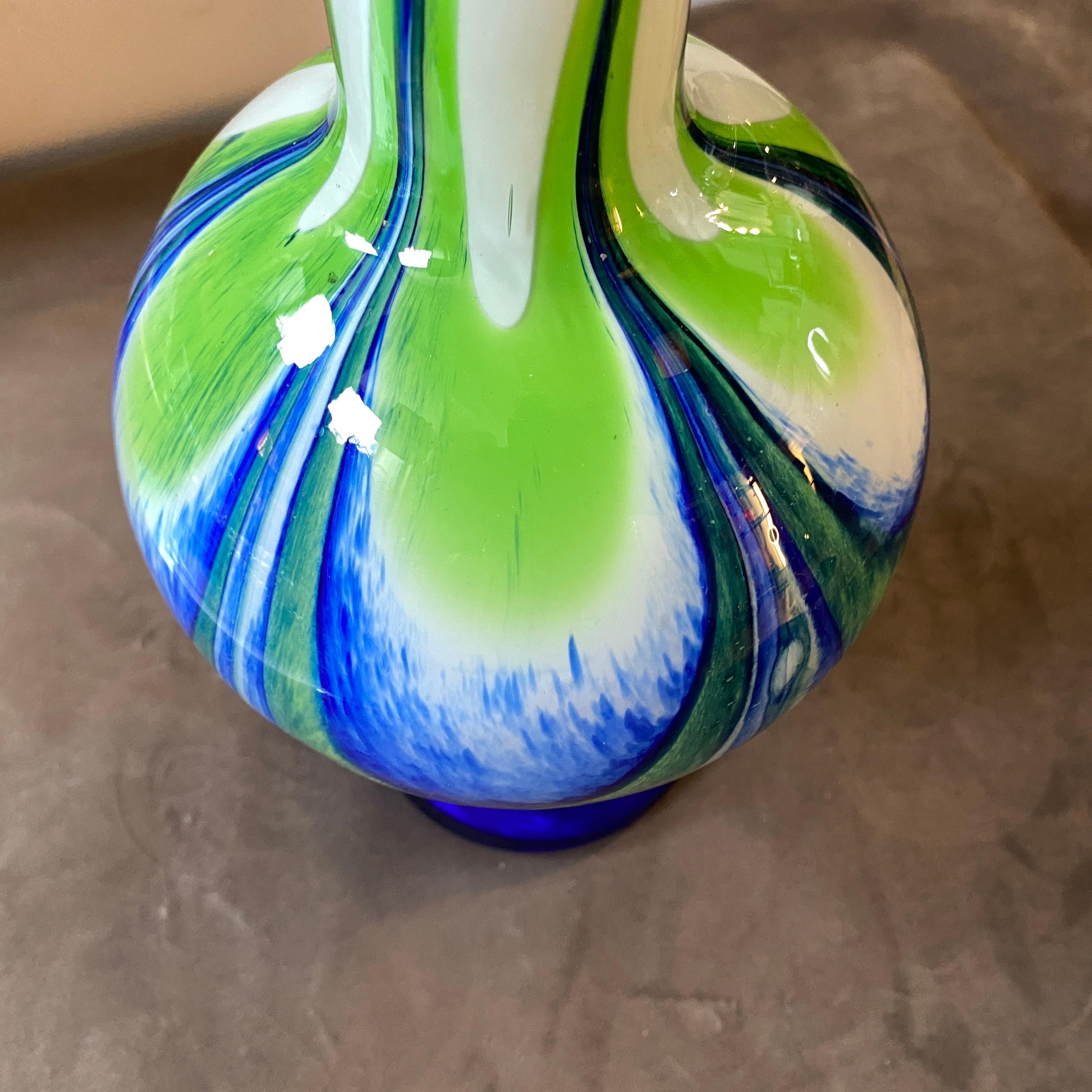 Vase italien en verre moderne du milieu du siècle dernier des années 1970 dans le style de Carlo Moretti en vente 5