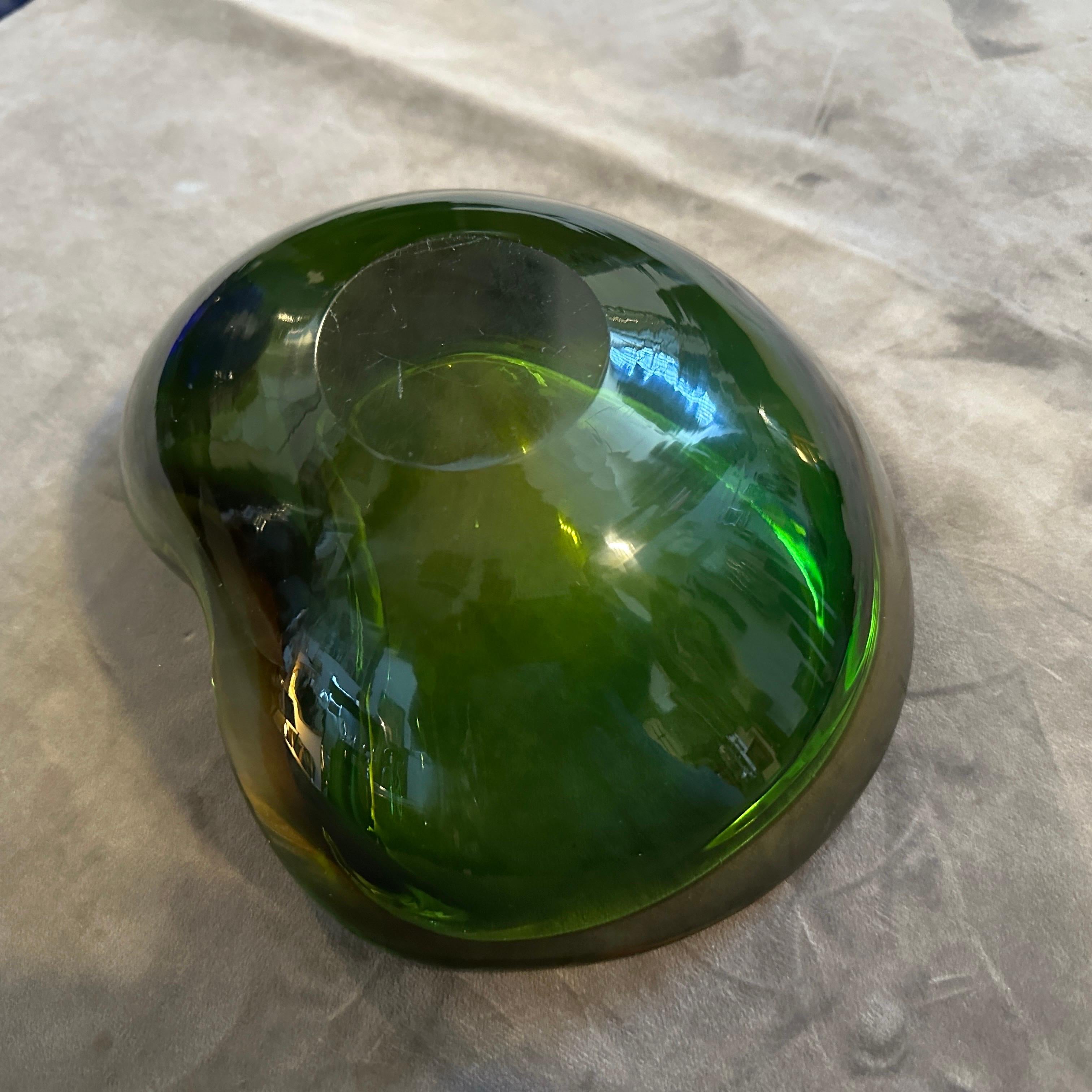 Ciotola in vetro di Murano Glass Sommerso verde e giallo della metà del secolo scorso di Seguso In condizioni ottime in vendita a Aci Castello, IT