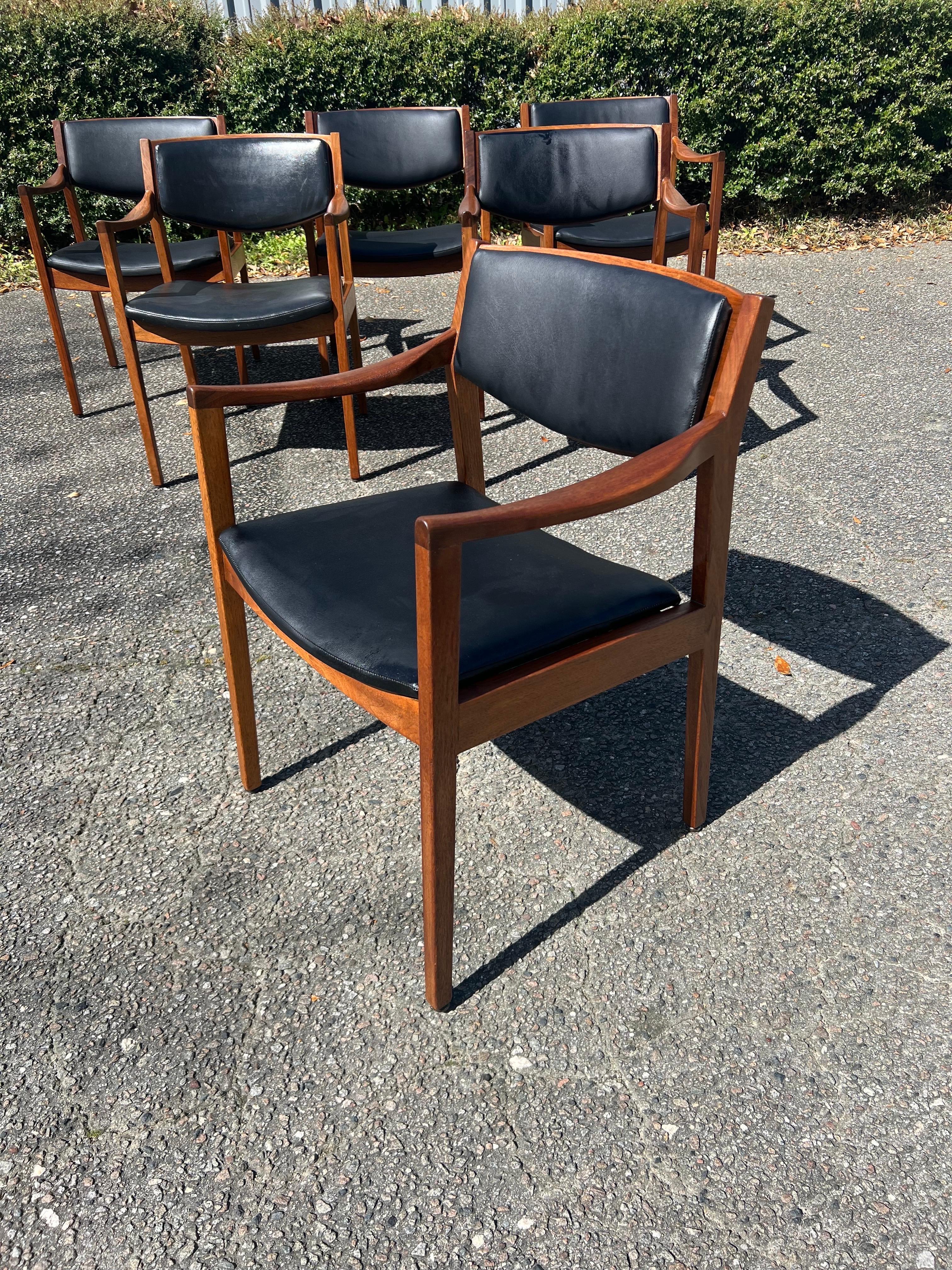 Scandinavian Modern 1970s Mid-Century Modern Gunlocke Arm Chairs - a Set of 6