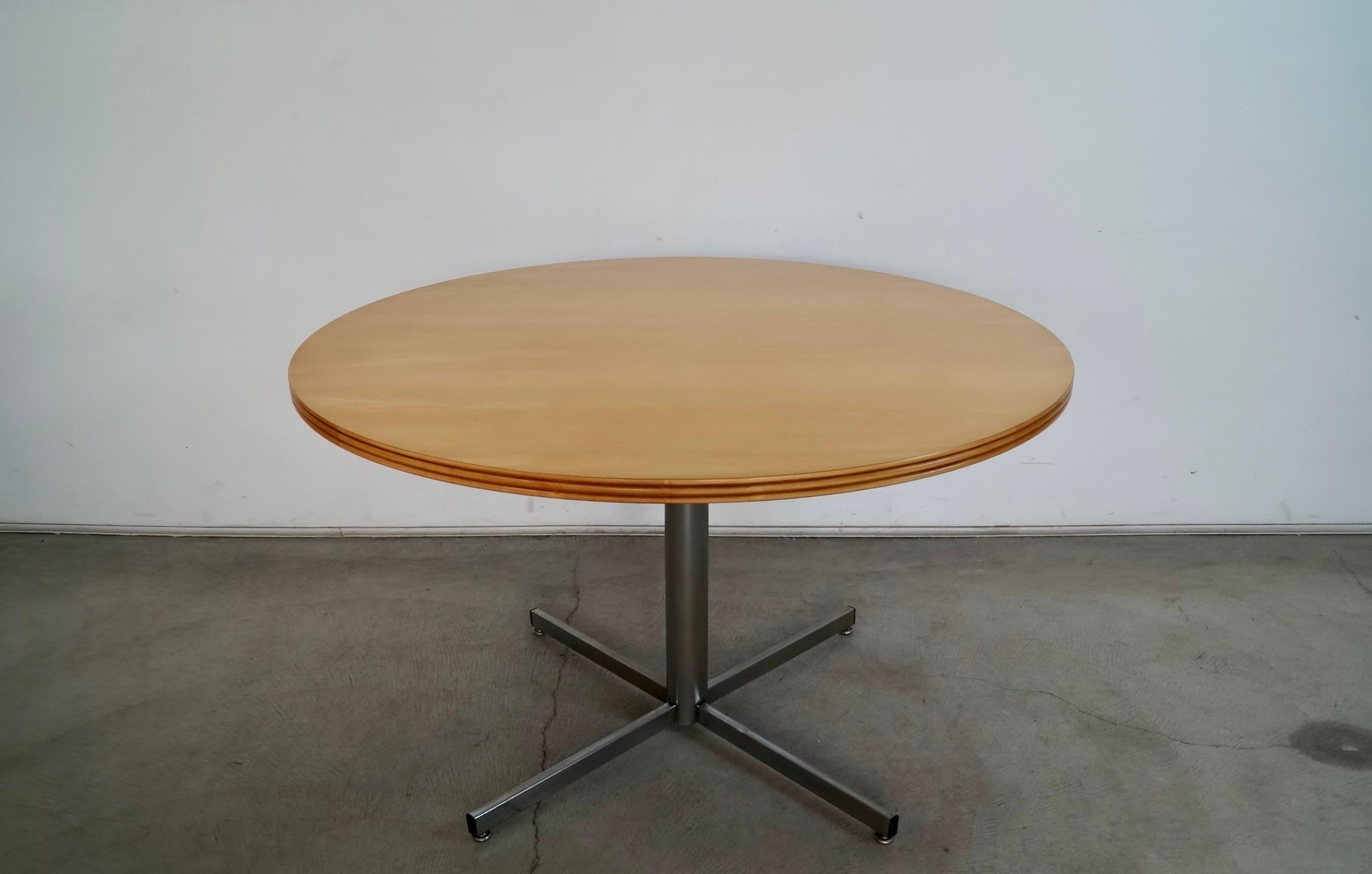 1970's Mid-Century Modern Herman Miller Style Dining Table In Good Condition In Burbank, CA