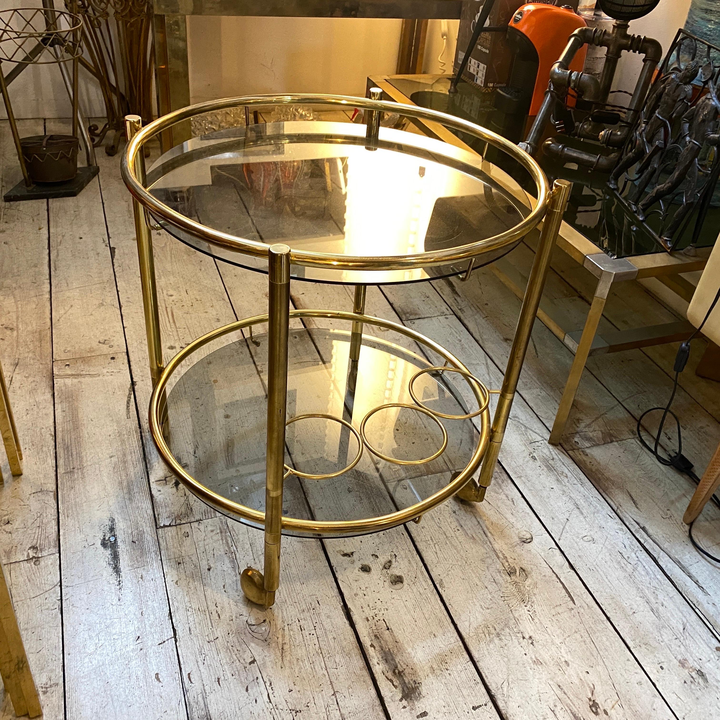 1970s Mid-Century Modern Italian Brass and Light Smoked Glass Round Bar Cart For Sale 6