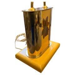 Italienische Tischlampe aus lackiertem Holz und vergoldetem Metall im Mid-Century-Modern-Stil der 1970er Jahre