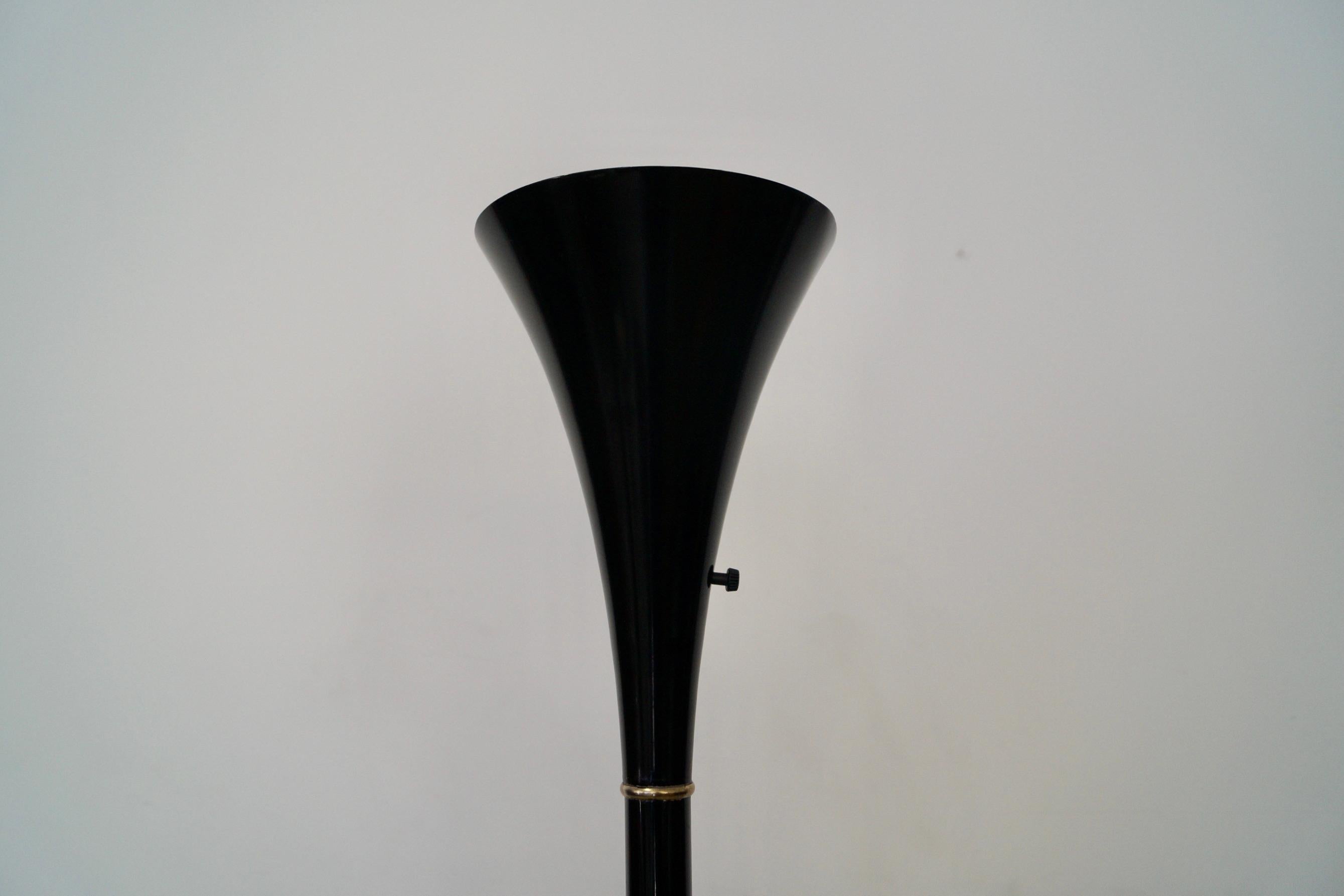 Fin du 20e siècle Lampadaire torchère trompette de style Laurel moderne du milieu du siècle dernier, années 1970 en vente