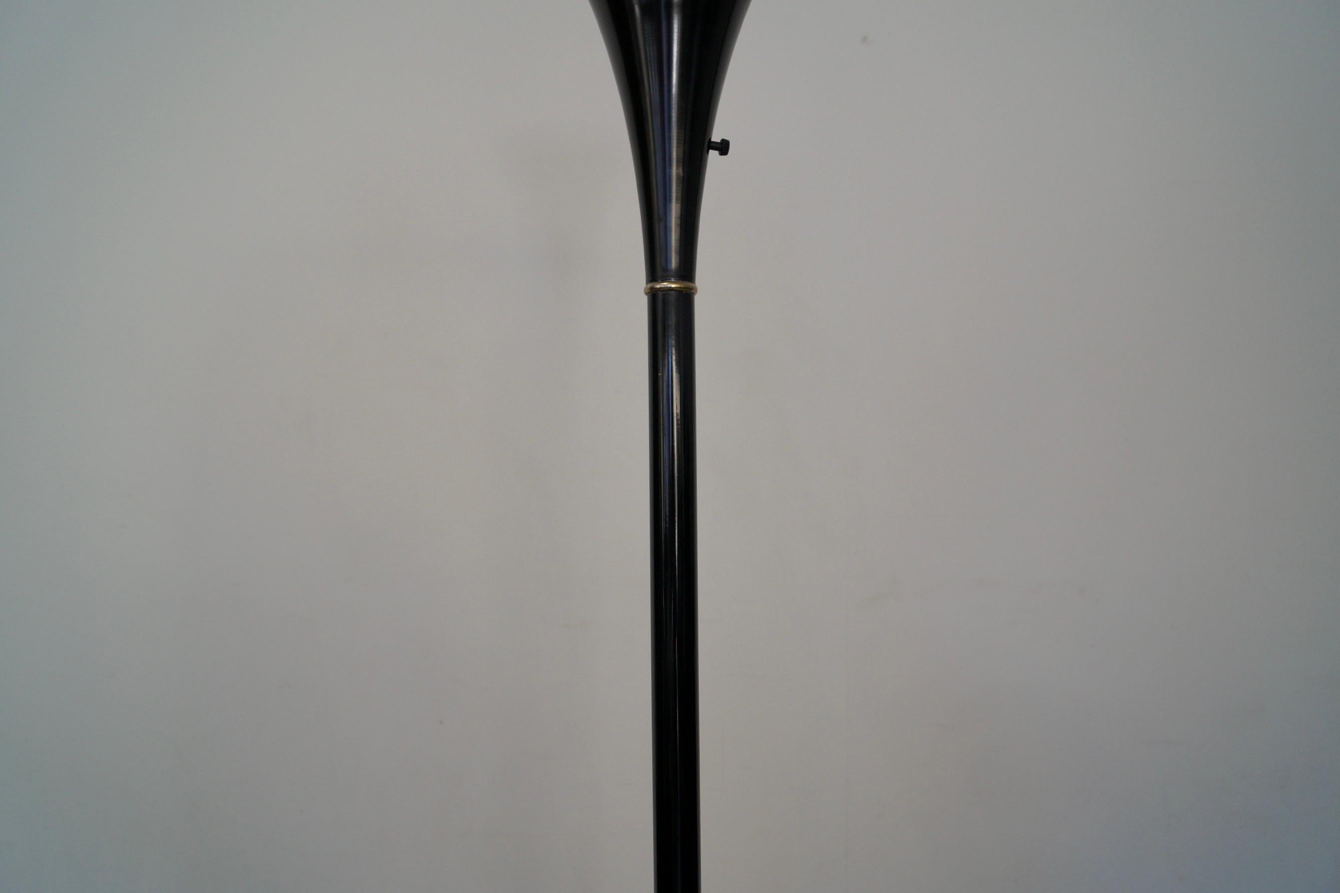 Métal Lampadaire torchère trompette de style Laurel moderne du milieu du siècle dernier, années 1970 en vente