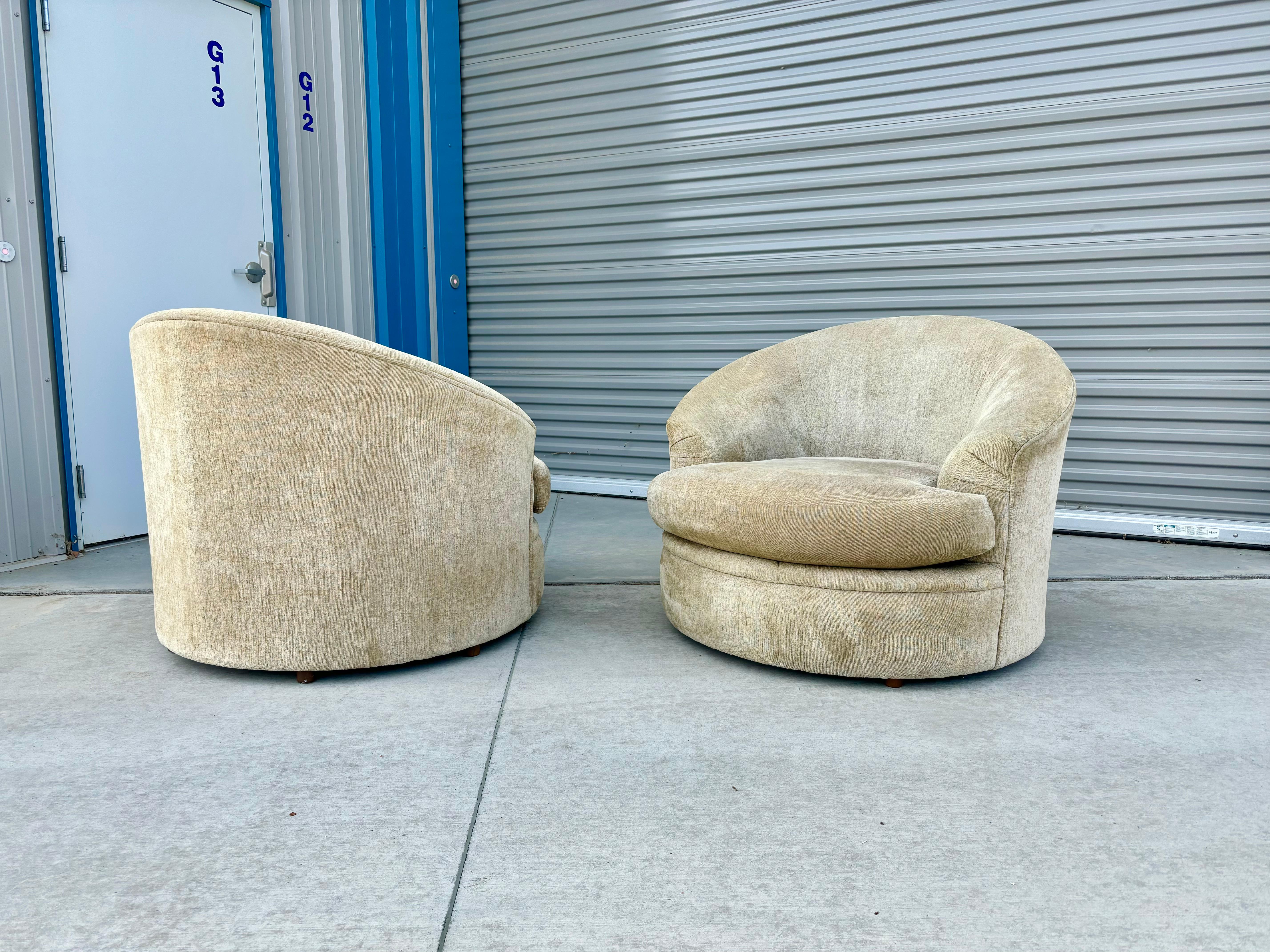 Late 20th Century 1970s Mid Century Modern Lounge Chairs - Set of 2 For Sale