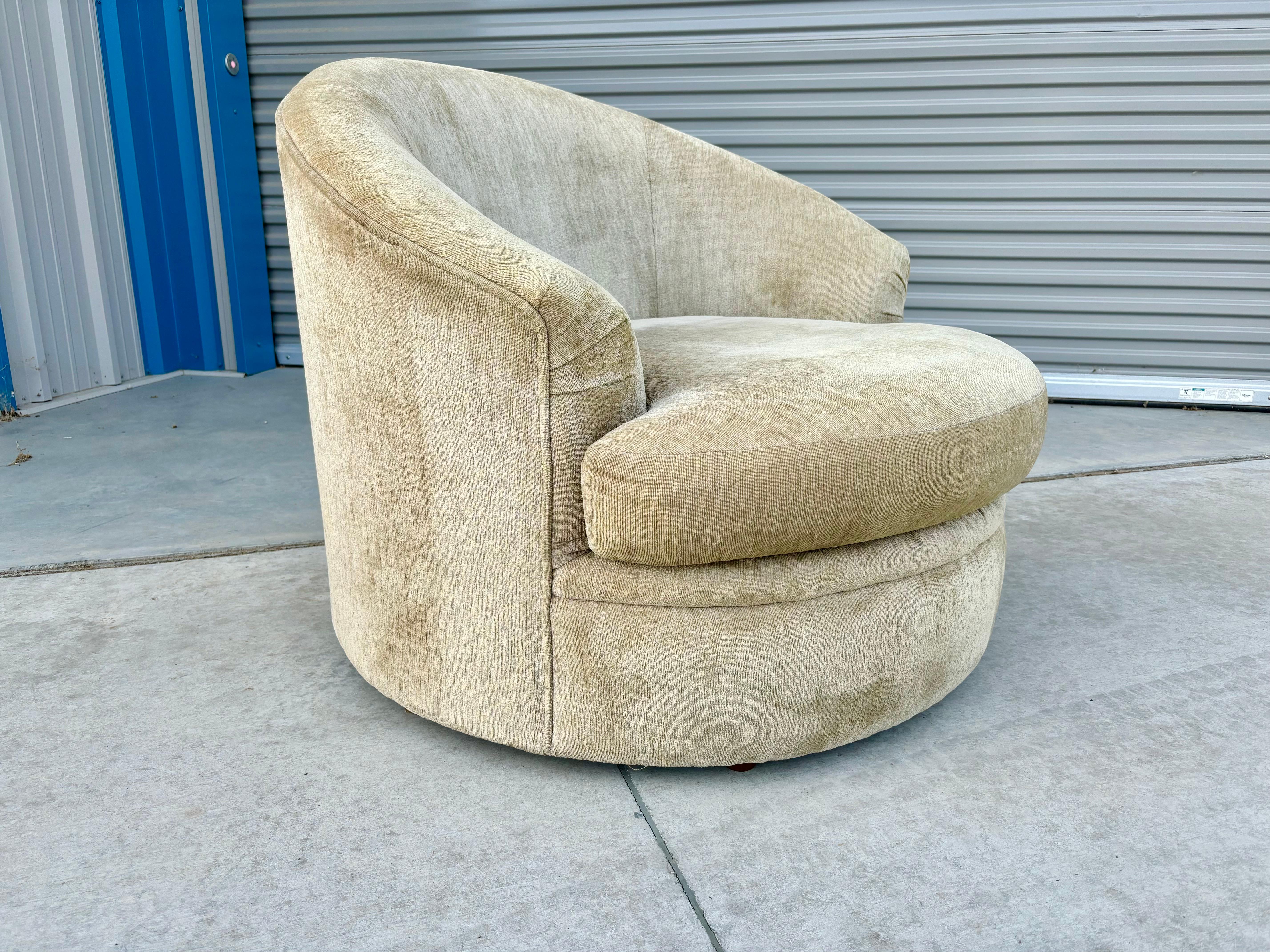 1970s Mid Century Modern Lounge Chairs - Set of 2 For Sale 2