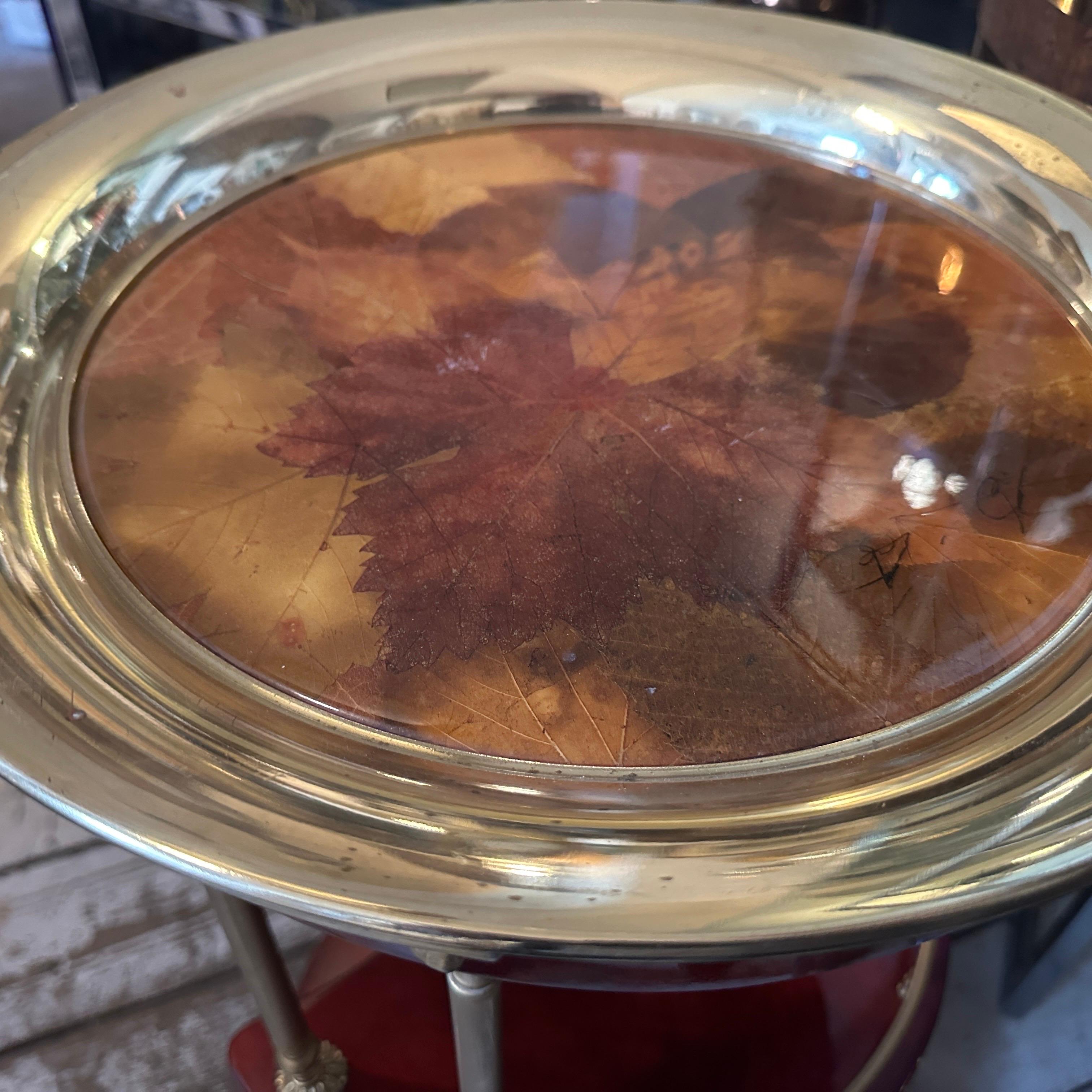 1970s Mid-Century Modern Lucite and Brass Italian Round Tray (Plateau rond italien en laiton et lucite) en vente 7