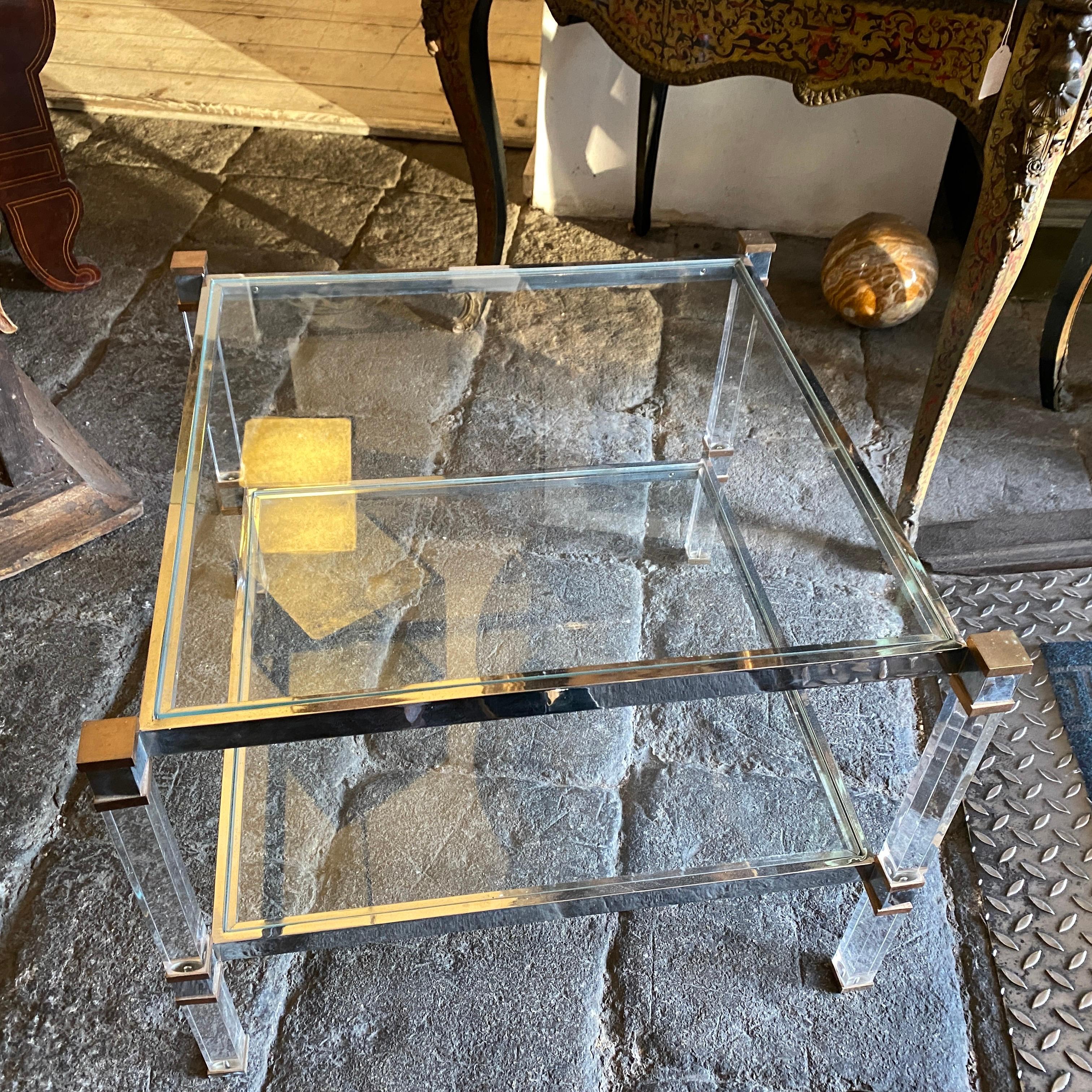 1970s Mid-Century Modern Lucite and Brass Square Italian Coffee Table In Good Condition In Aci Castello, IT