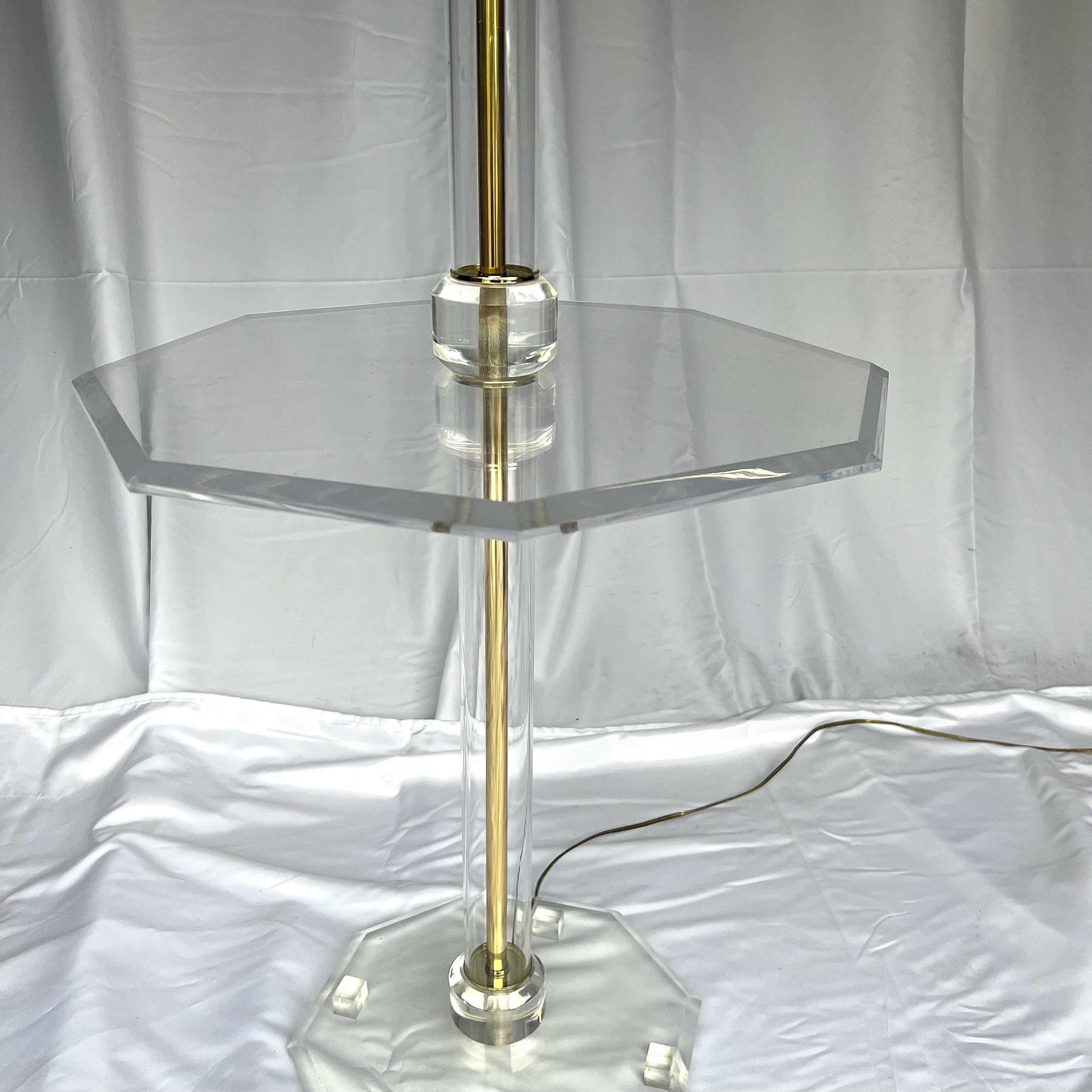 1970’s Mid-Century Modern Lucite Floor Lamp With Integrated Table For Sale 1