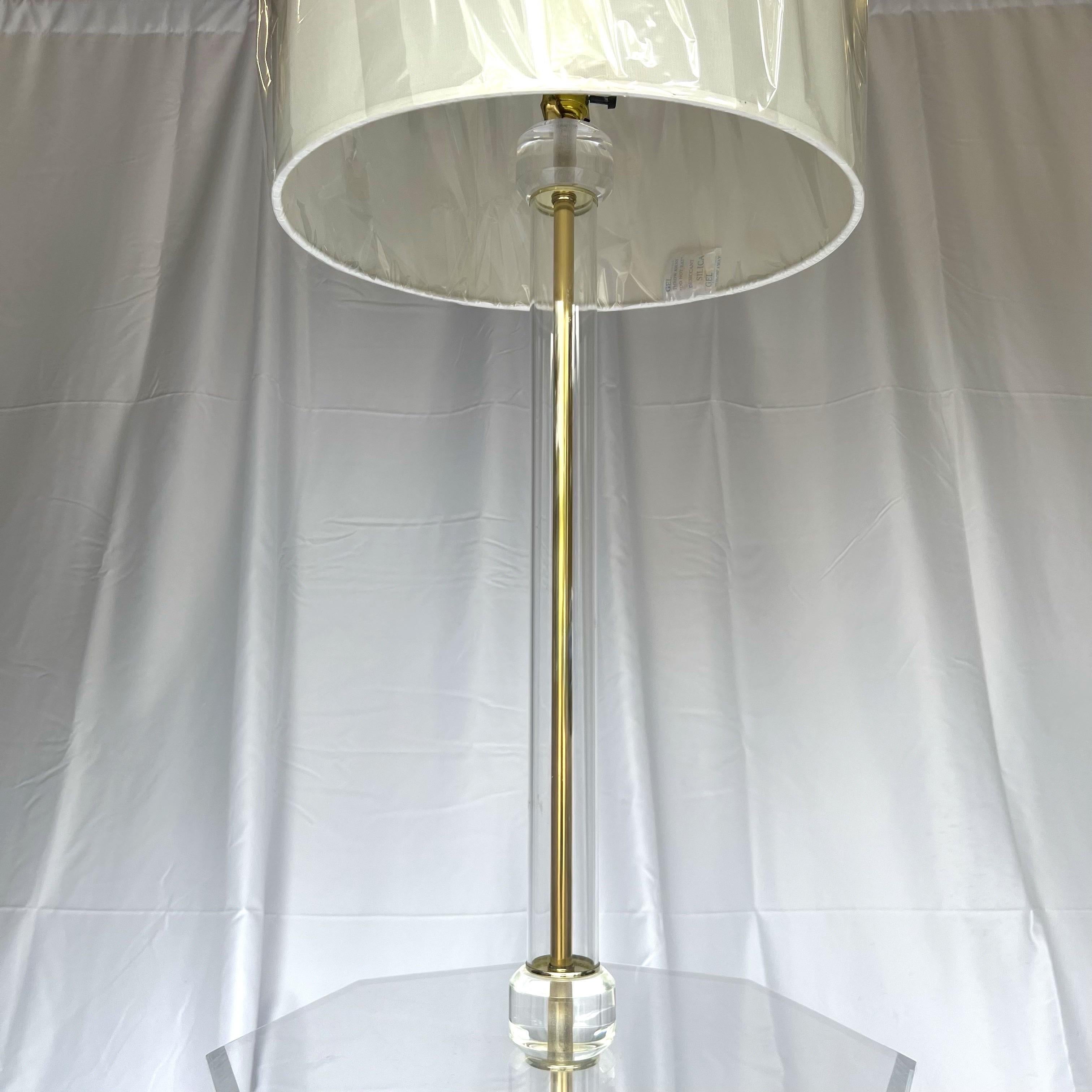 1970’s Mid-Century Modern Lucite Floor Lamp With Integrated Table For Sale 2