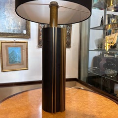 Italienische Tischlampe aus Metall und Messing aus der Jahrhundertmitte der 1970er Jahre Gaetano Sciolari