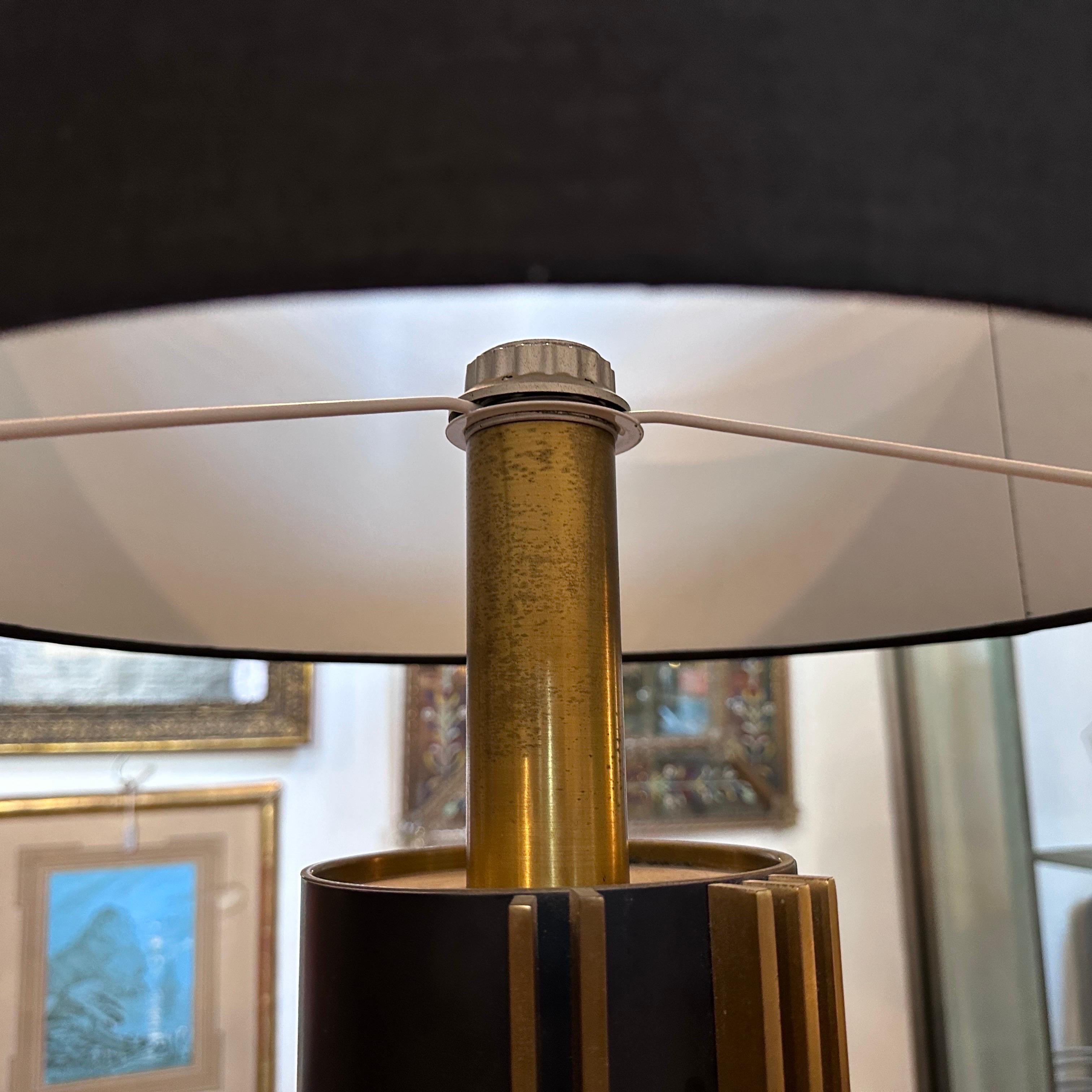 20ième siècle 1970 Mid-Century Modern Metal and Brass Italian Table Lamp by  Gaetano Sciolari en vente