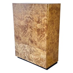 Armoire haute de style mi-siècle moderne Milo Baughman en bois de broussin, années 1970