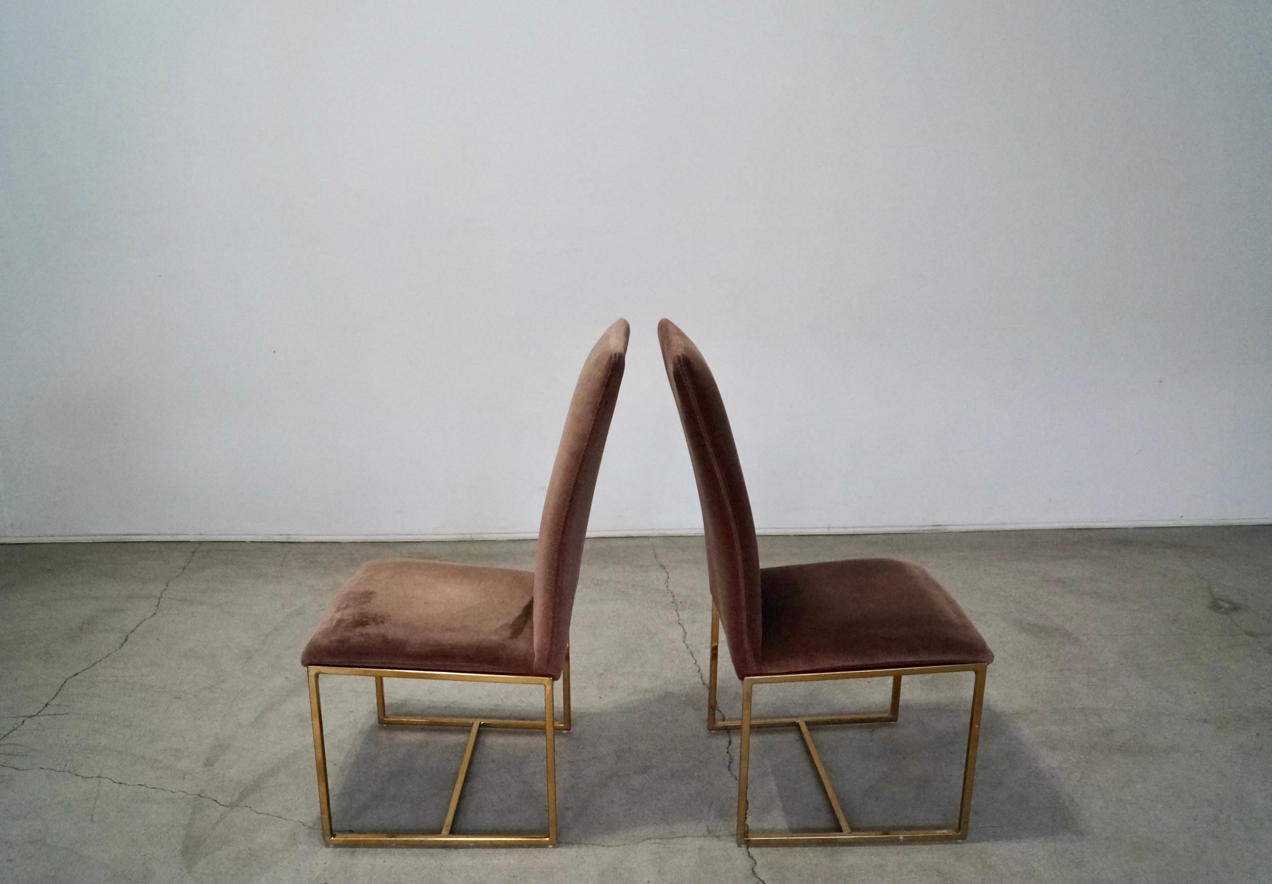 Paire de chaises de salle à manger en laiton de style Milo Baughman, mi-siècle moderne, années 1970 État moyen - En vente à Burbank, CA