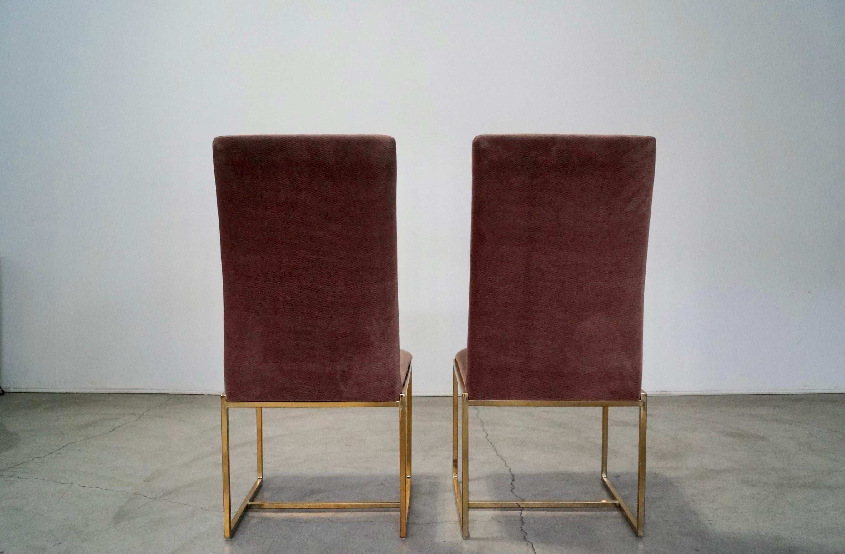 Laiton Paire de chaises de salle à manger en laiton de style Milo Baughman, mi-siècle moderne, années 1970 en vente
