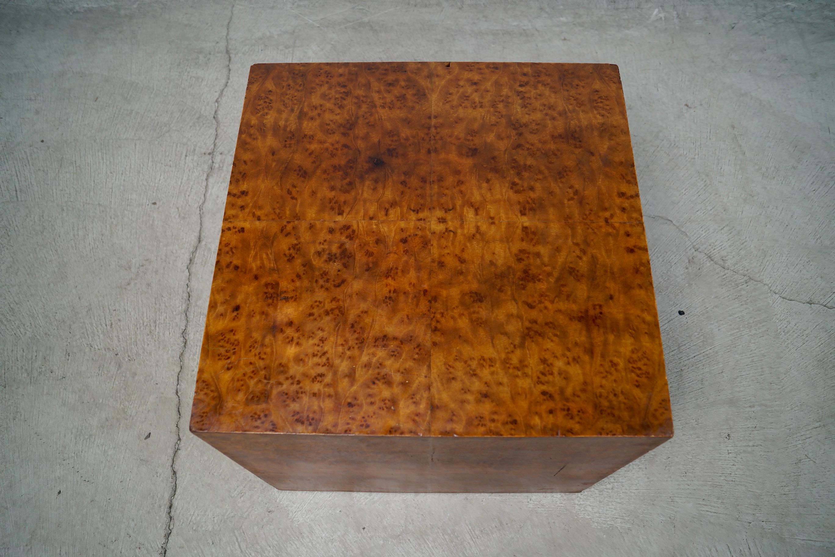 Table d'appoint / support en Wood Wood Milo Baughman des années 1970 en vente 4