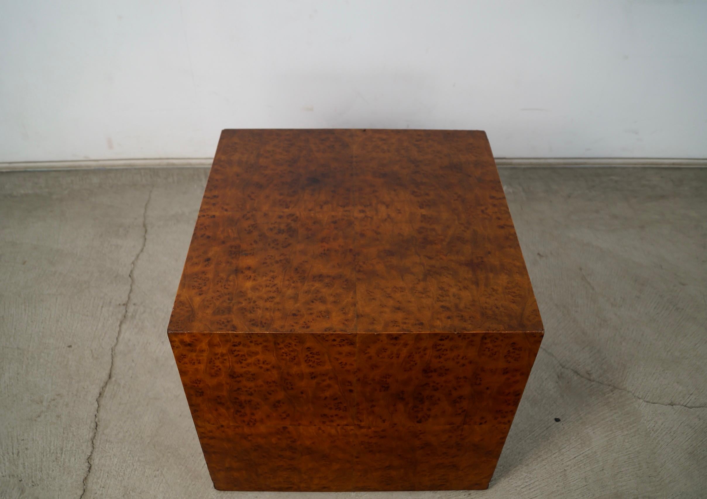 Américain Table d'appoint / support en Wood Wood Milo Baughman des années 1970 en vente