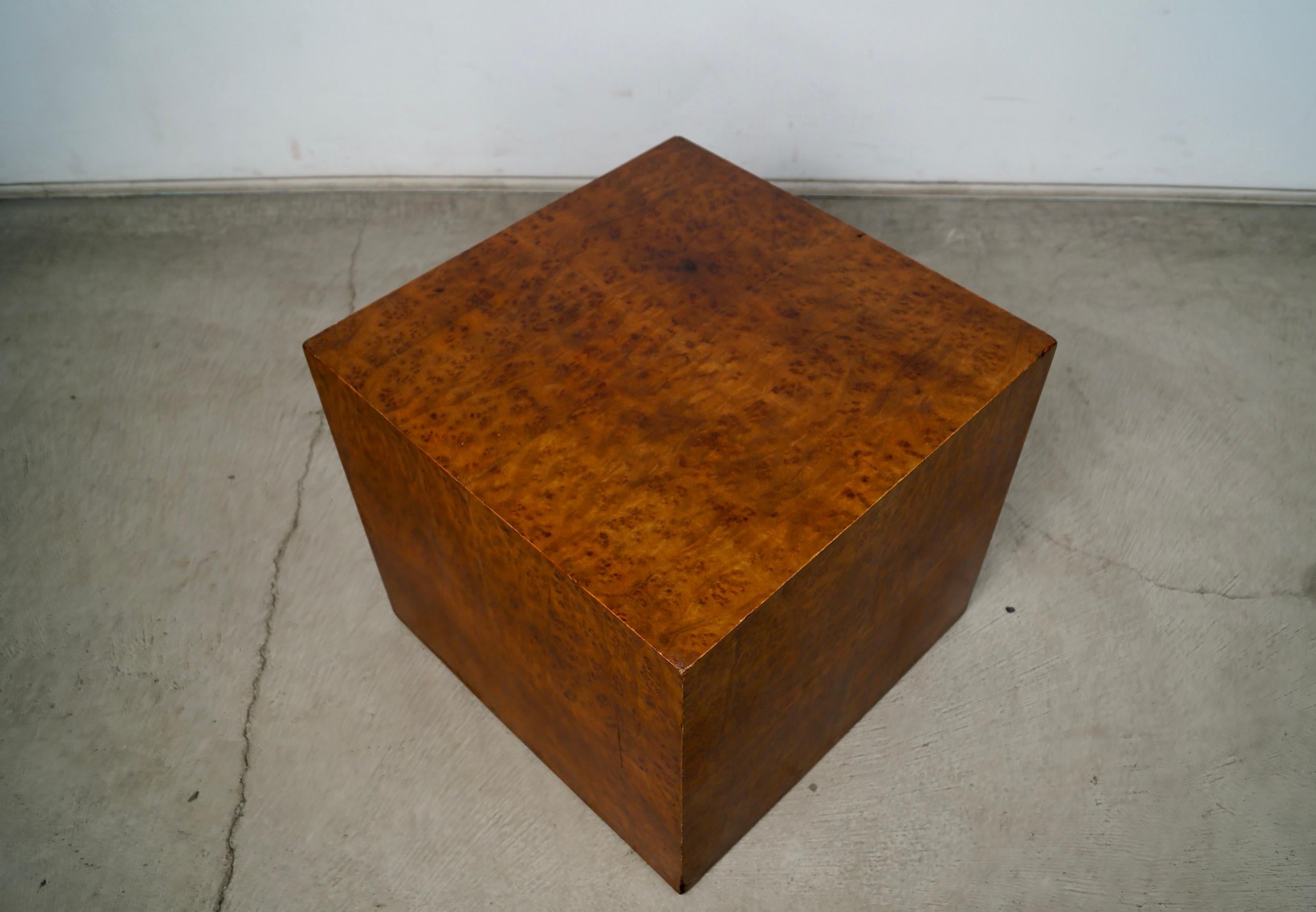 Fin du 20e siècle Table d'appoint / support en Wood Wood Milo Baughman des années 1970 en vente