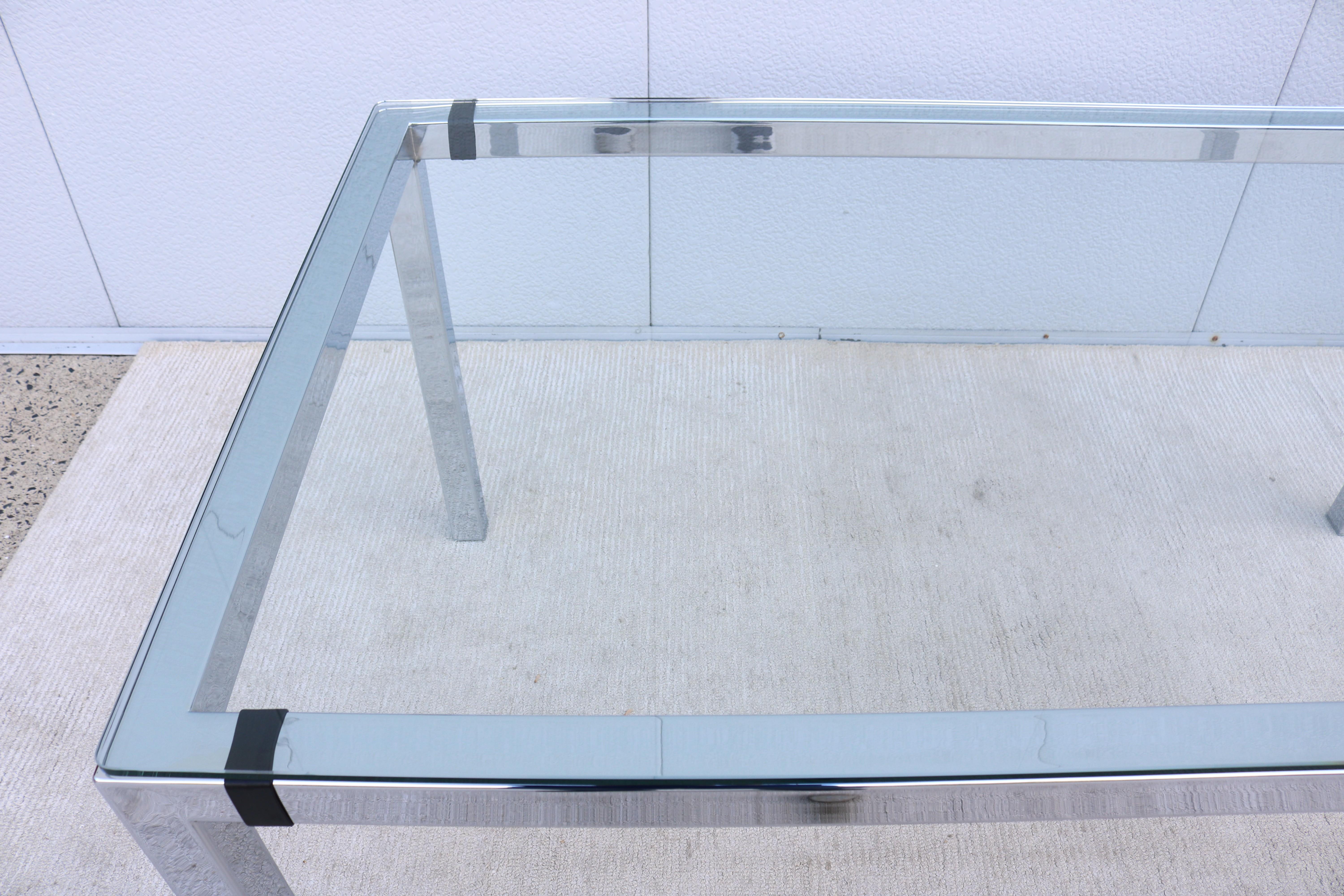 1970 Table de salle à manger en verre et acier chromé The Moderns Moderns Milo Baughman en vente 9
