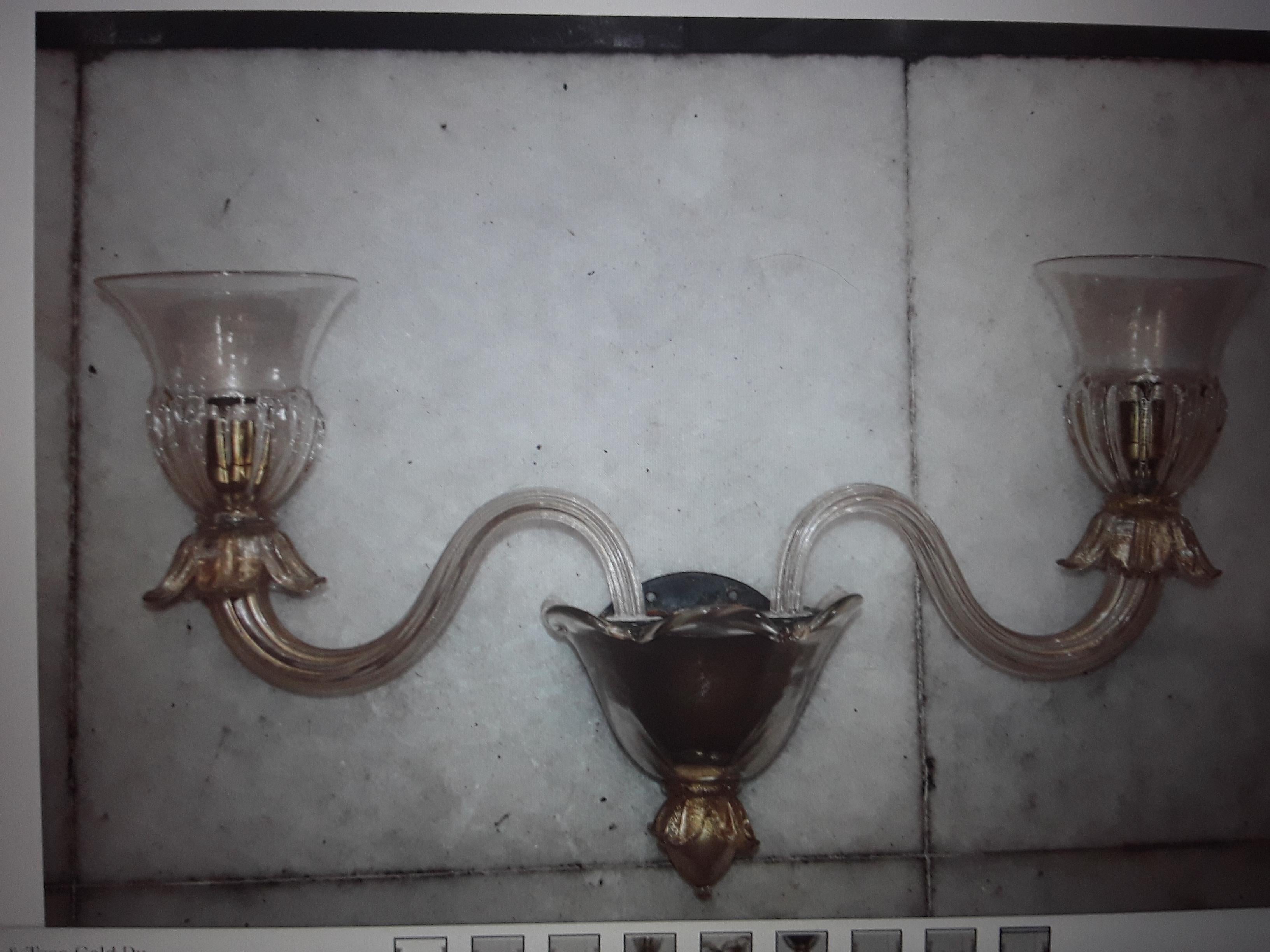 Applique murale italienne Barovier&Toso à poussière d'or de Murano des années 1970. 2 lampes en très bel état.
