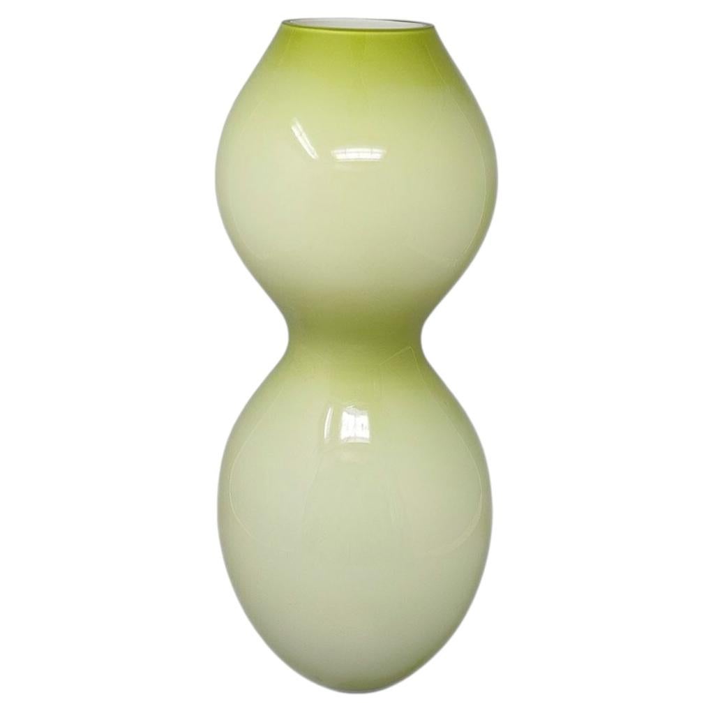 How do you identify a Murano glass vase?