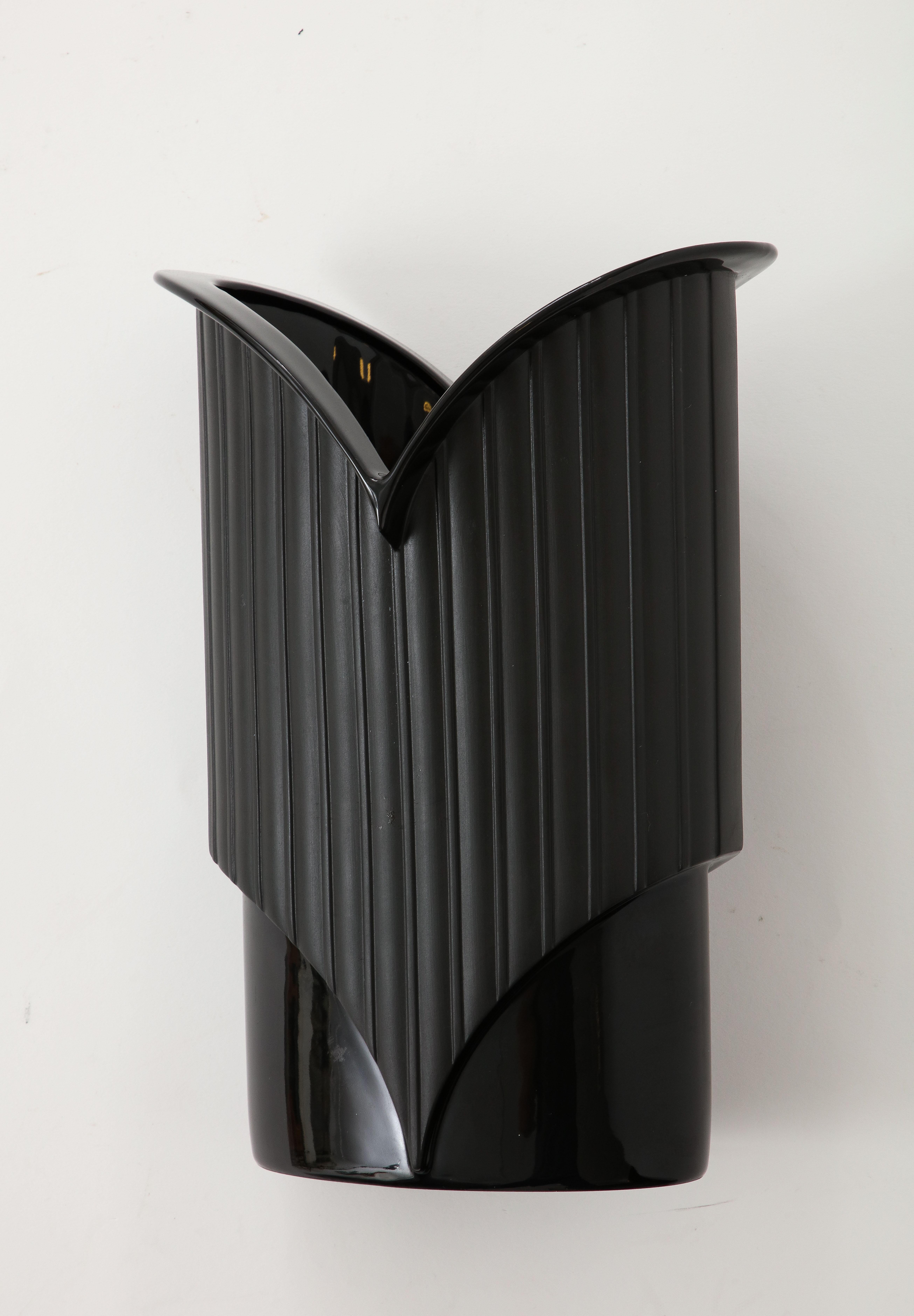 Vaso in porcellana di Rosenthal del 1970, stile metà secolo moderno In condizioni buone in vendita a New York, NY