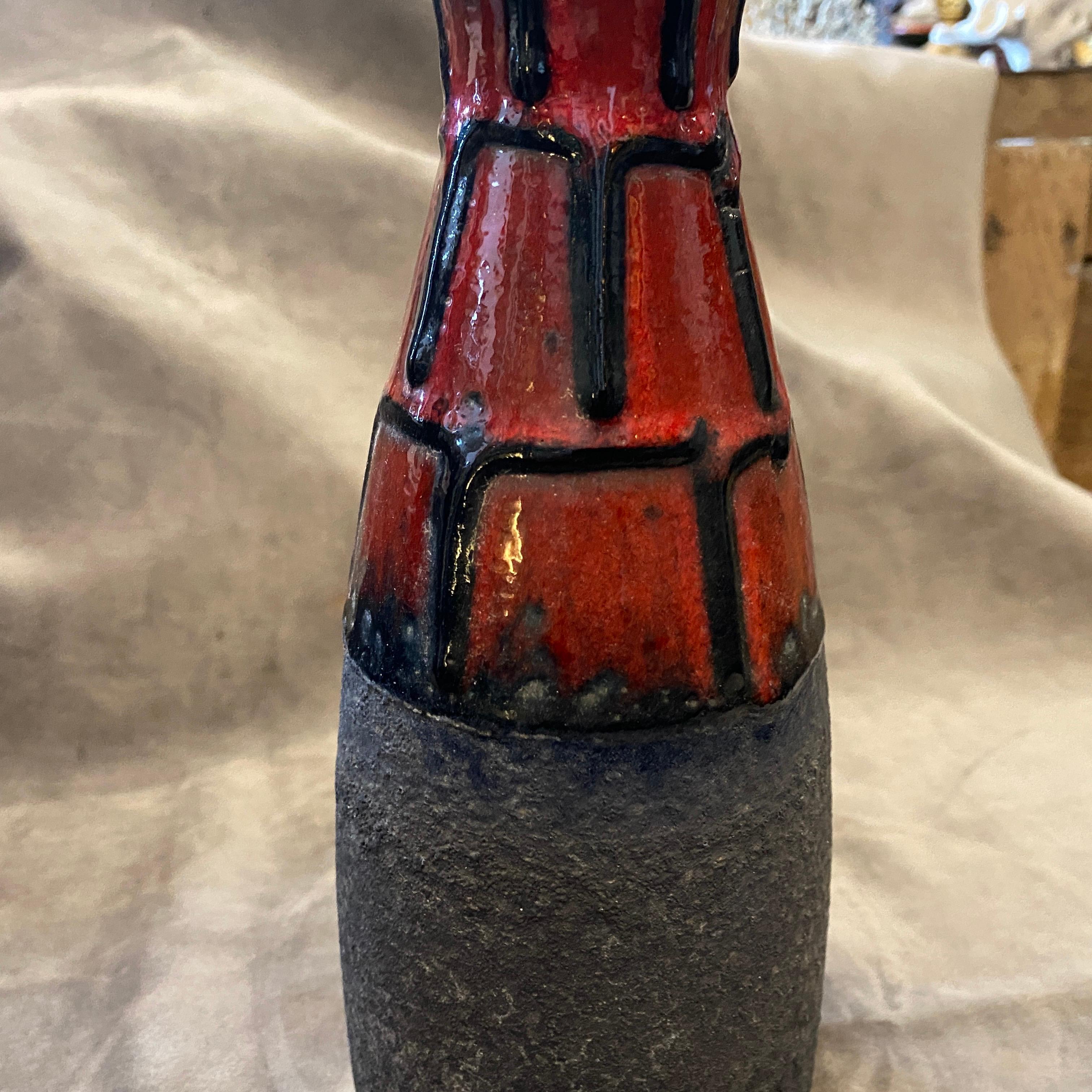 1970s Mid-Century Modern Red and Black Fat Lava Ceramic Vase by Roth In Good Condition For Sale In Aci Castello, IT