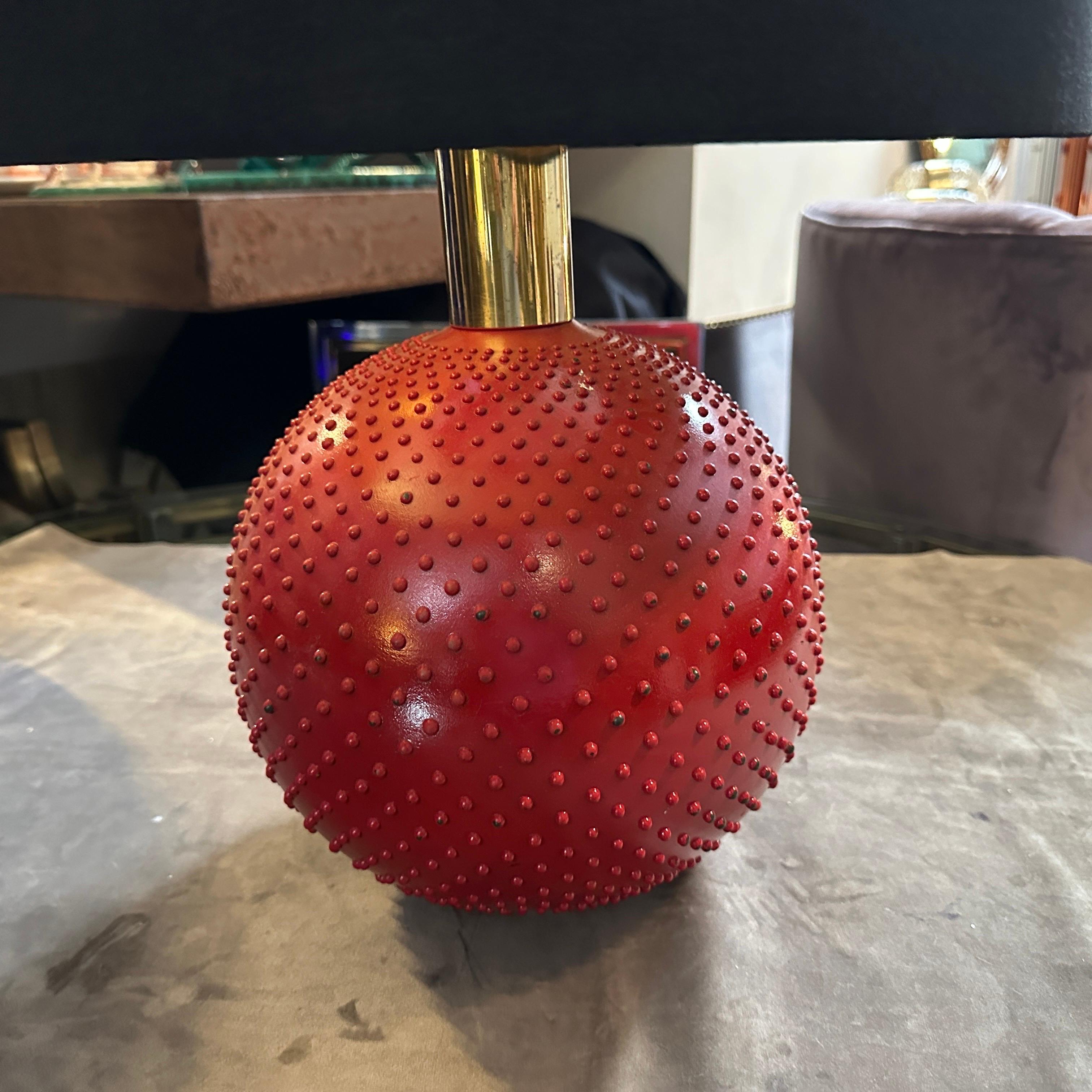 1970 Mid-Century Modern Red Ceramic and Brass Italian Table Lamp by PAF Studio en vente 9