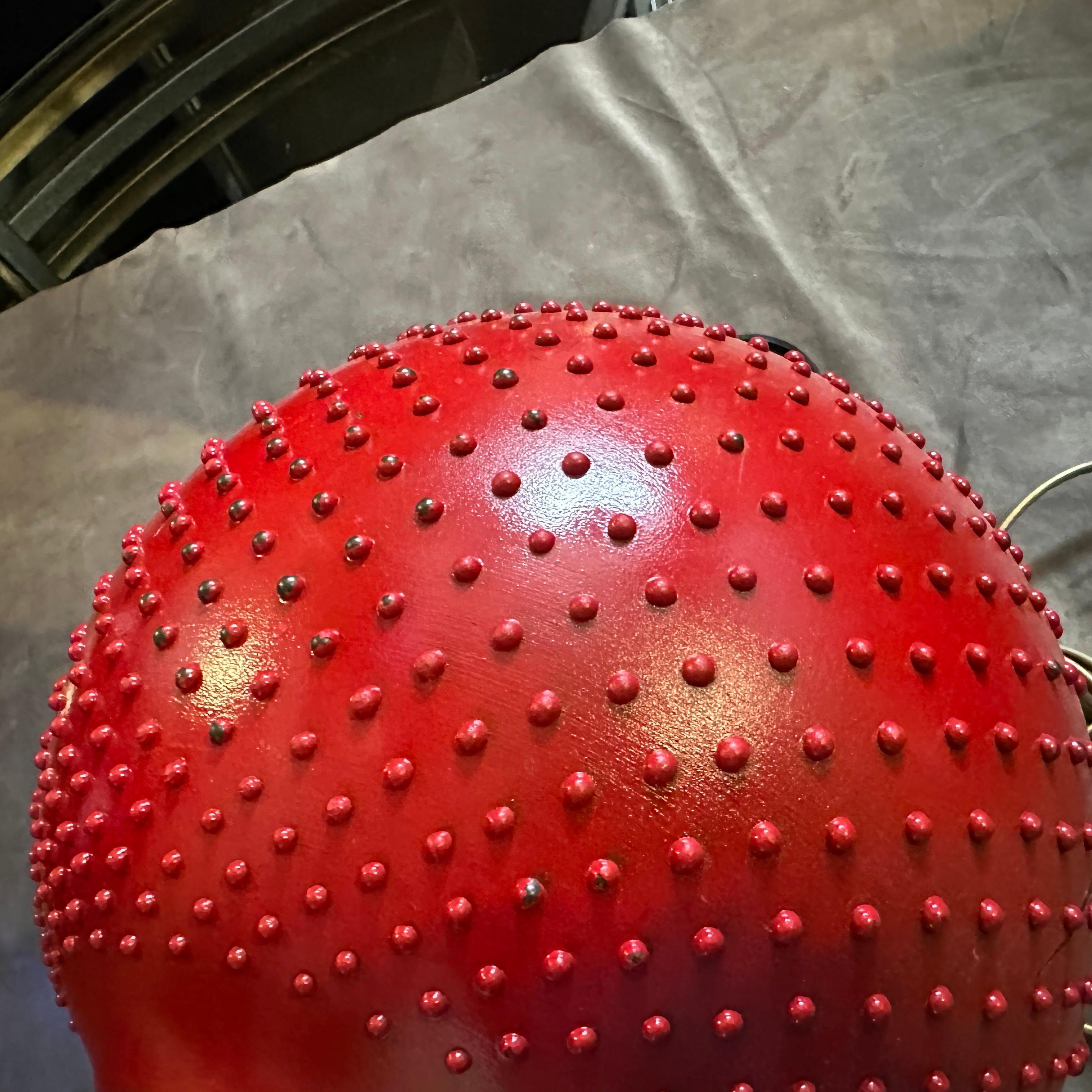 1970 Mid-Century Modern Red Ceramic and Brass Italian Table Lamp by PAF Studio en vente 3