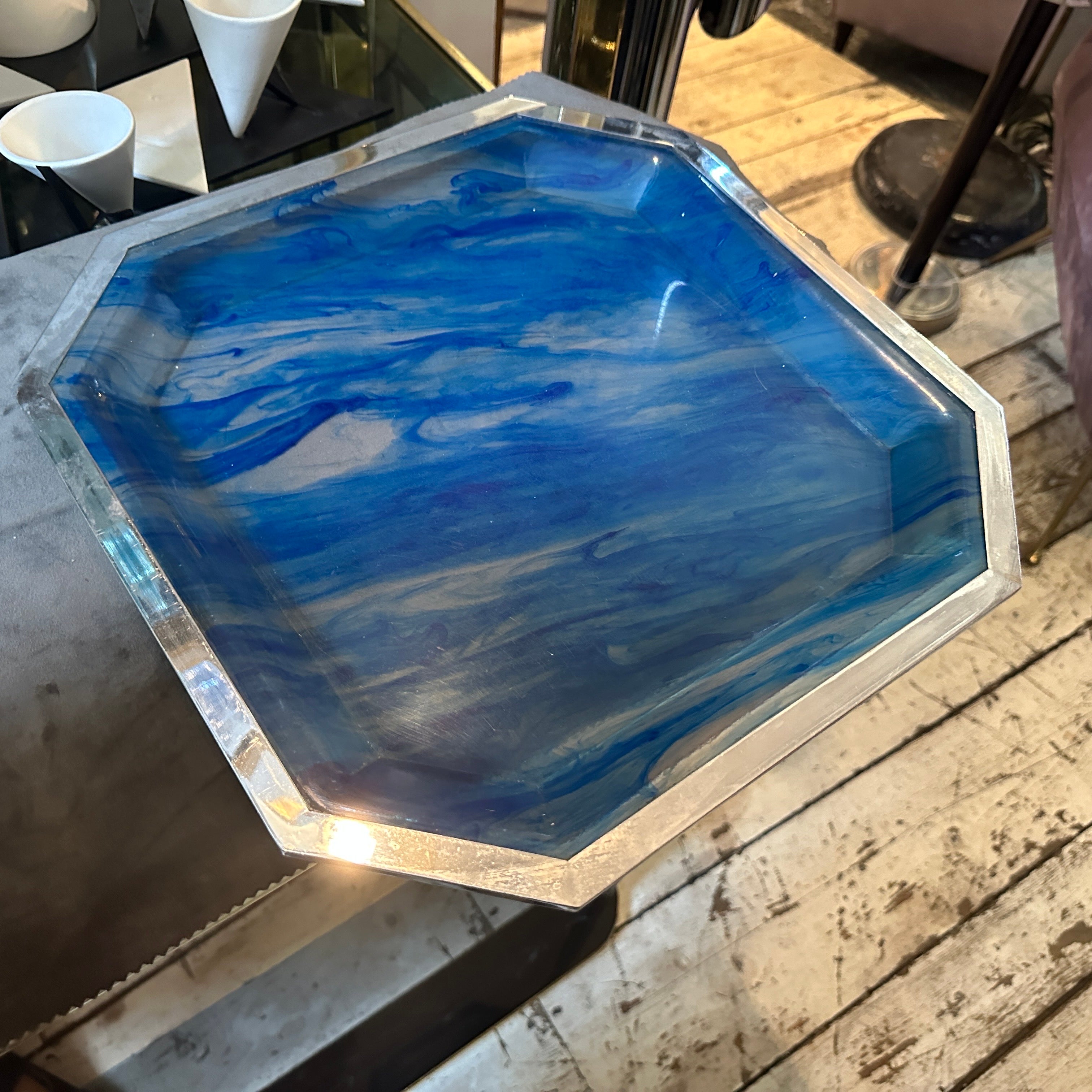 An octagonal serving tray designed and manufactured in Italy, the tray is in good conditions overall with normal signs of use and age and silver plate in original patina. This serving tray is inspired by the collections for home of Christian Dior,