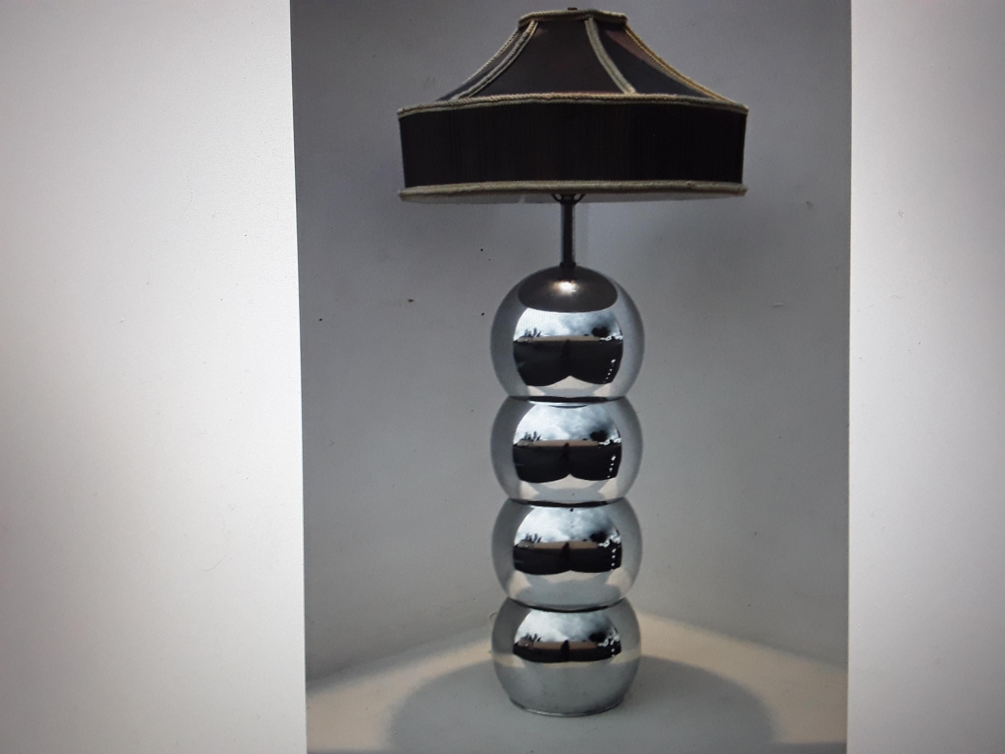 1970's Mid Century Modern Stacked Chrome Balls Table Lamp For Sale 4