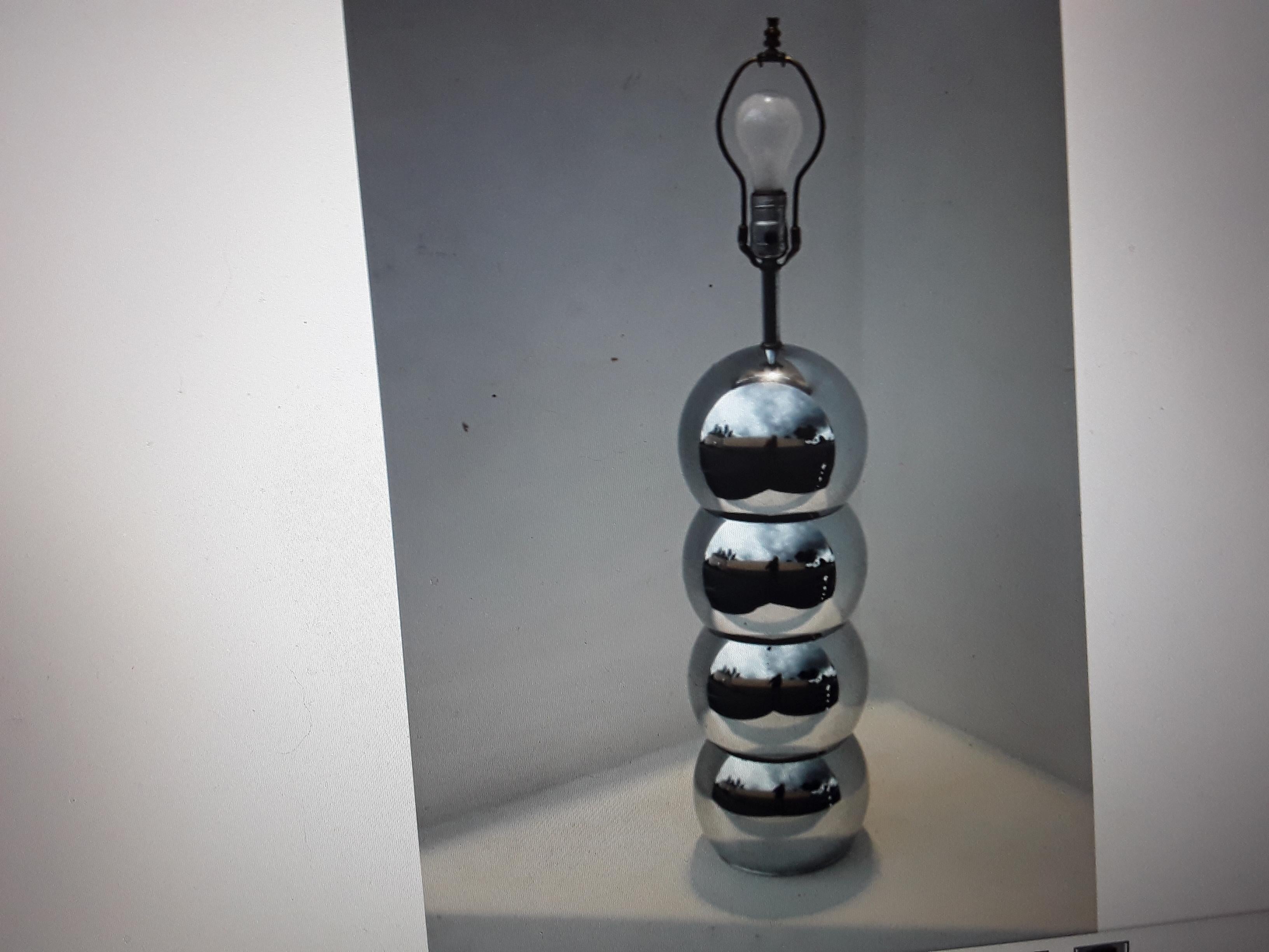 American 1970's Mid Century Modern Stacked Chrome Balls Table Lamp For Sale