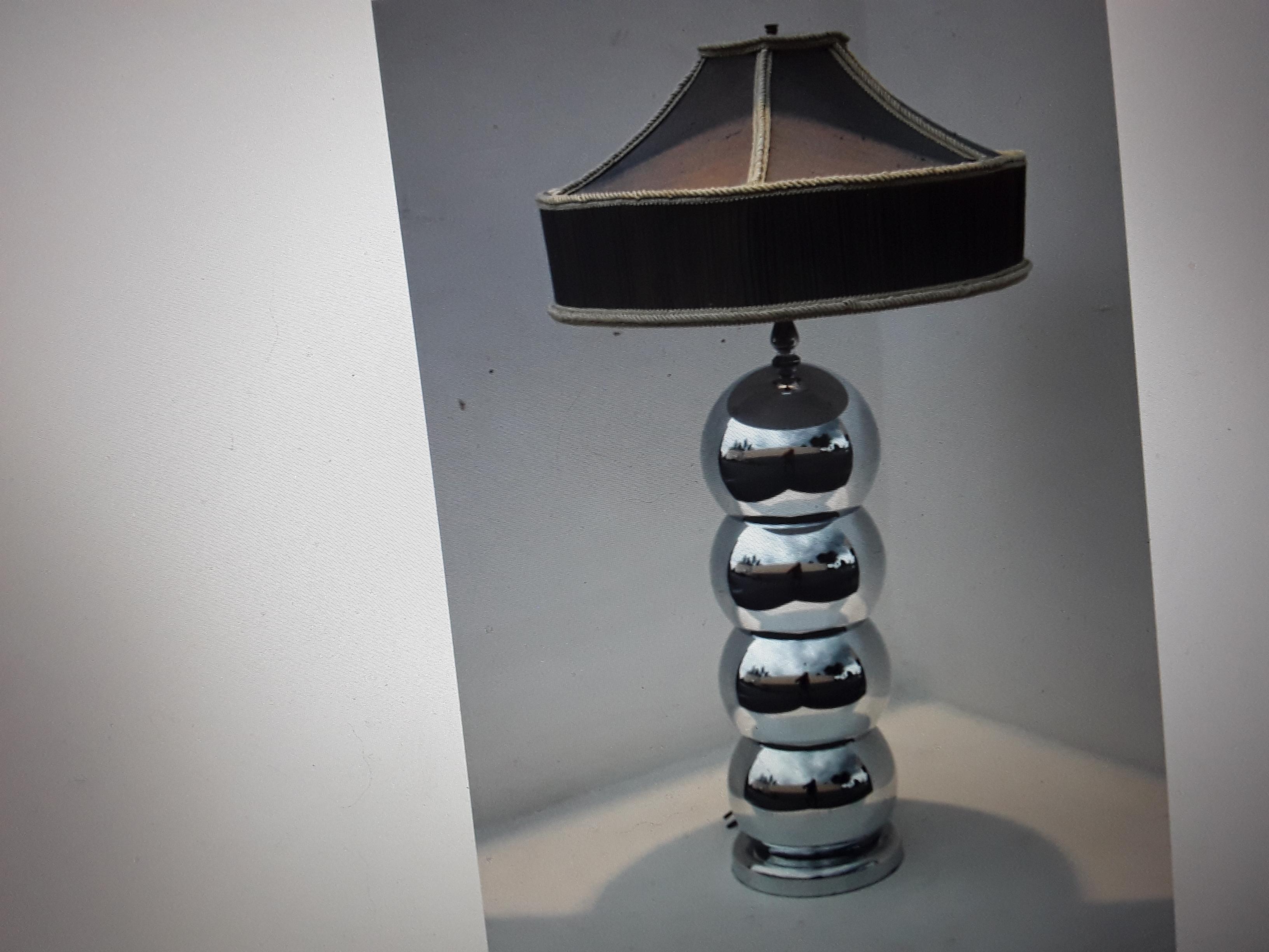 1970's Mid Century Modern Stacked Chrome Balls Table Lamp In Good Condition For Sale In Opa Locka, FL