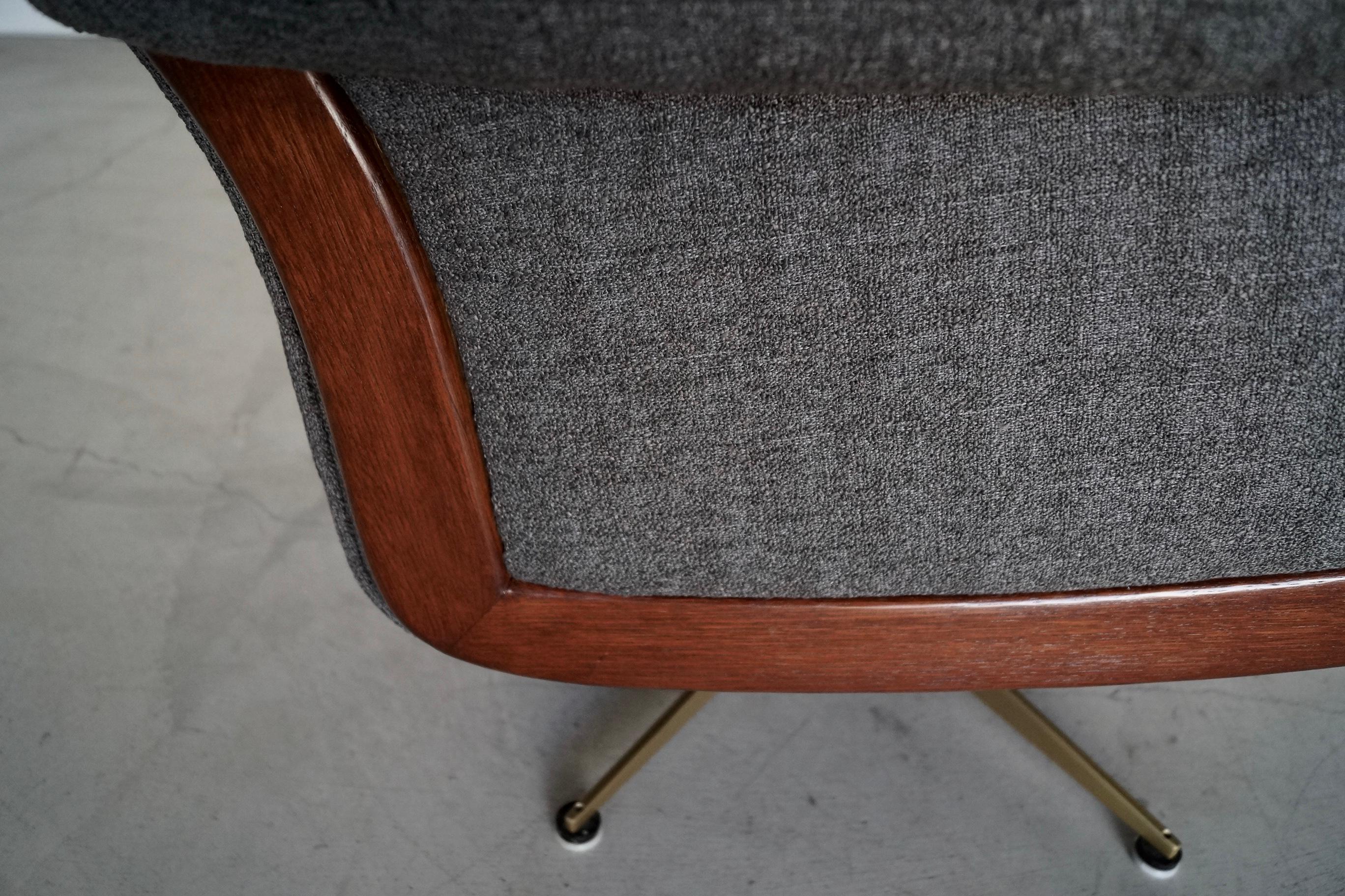 1970's Mid-Century Modern Swivel Lounge Chairs - a Pair For Sale 10