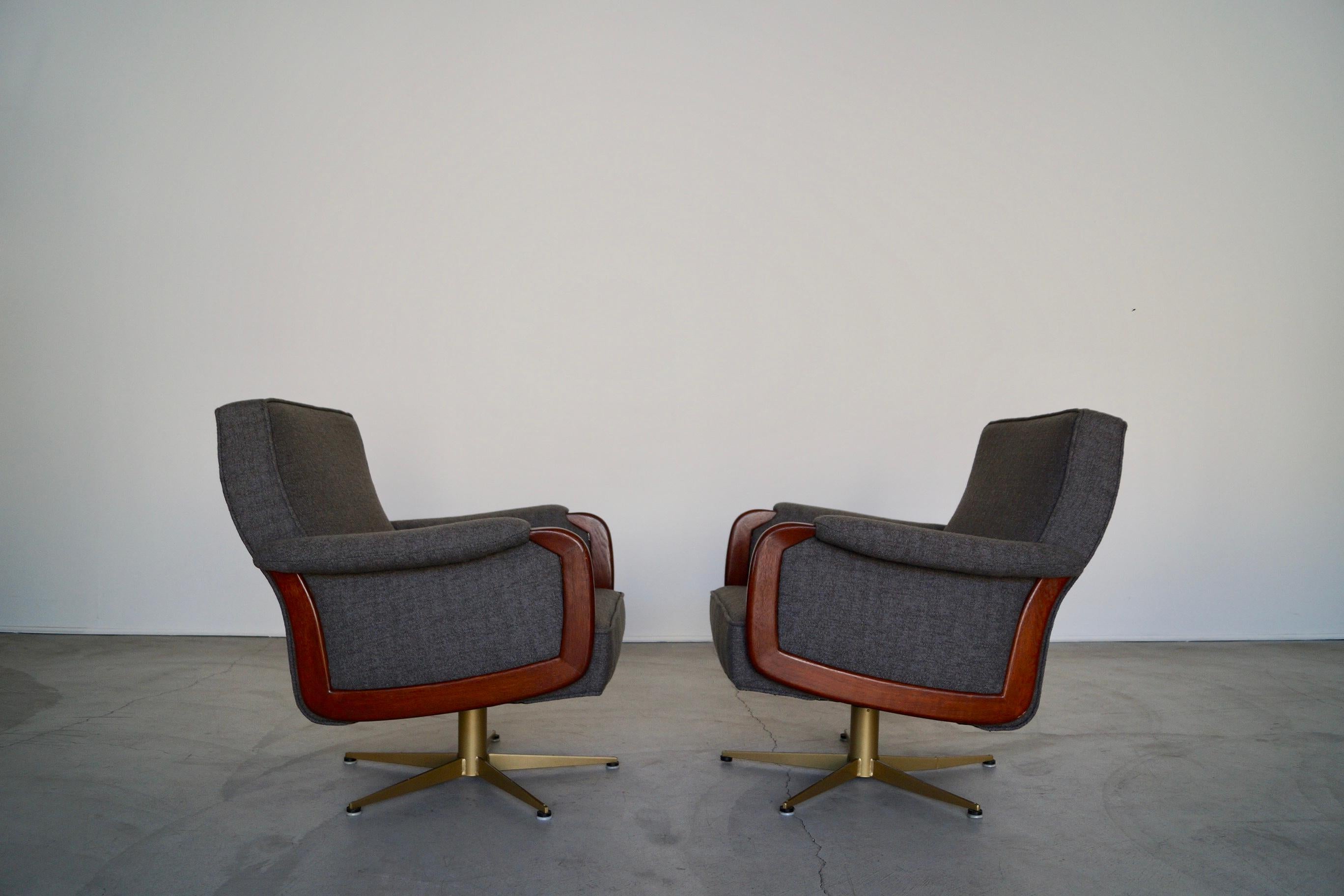 1970's Mid-Century Modern Swivel Lounge Chairs - a Pair For Sale 3