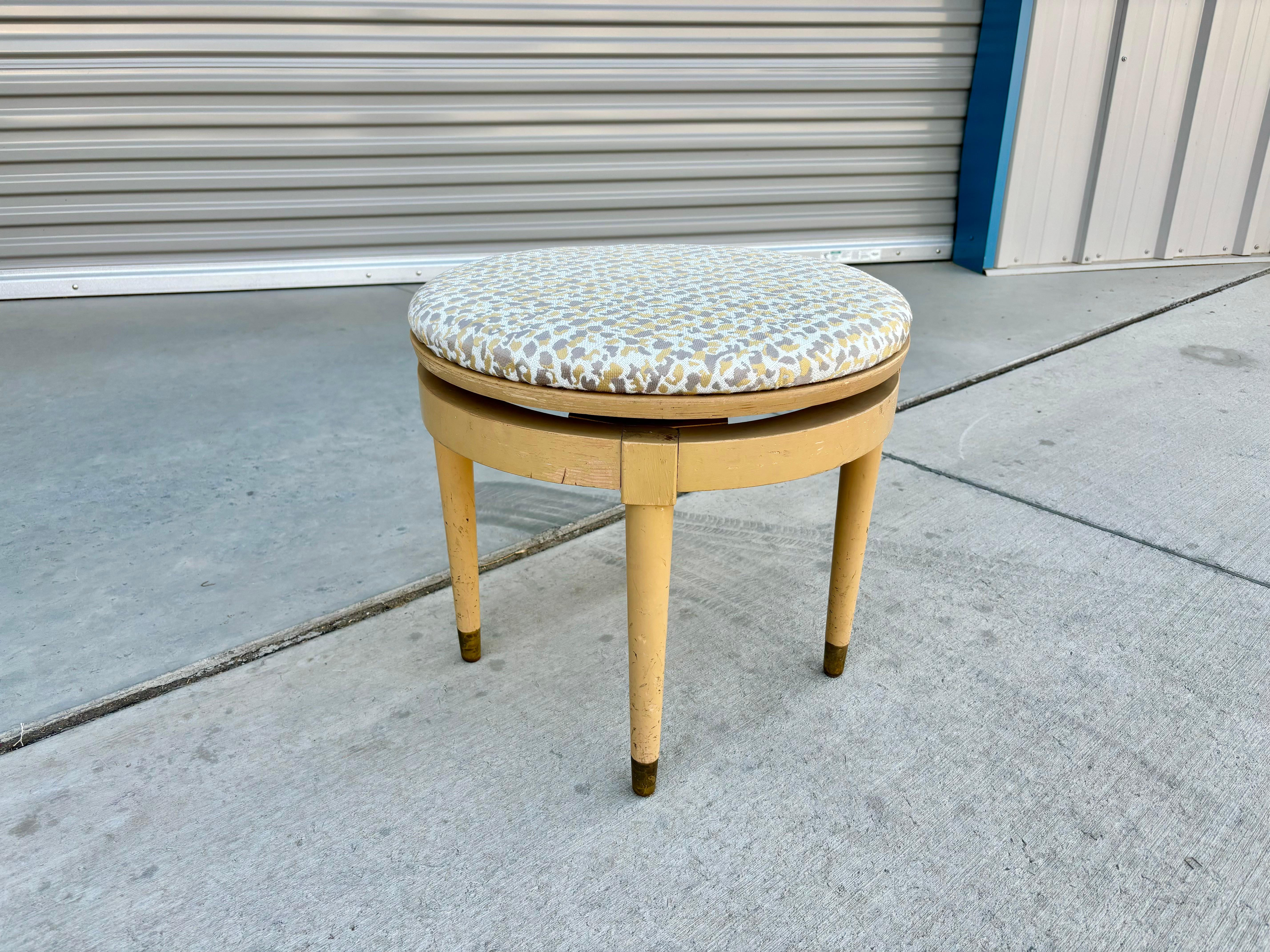 1970s Mid Century Modern Swivel Stool In Good Condition For Sale In North Hollywood, CA