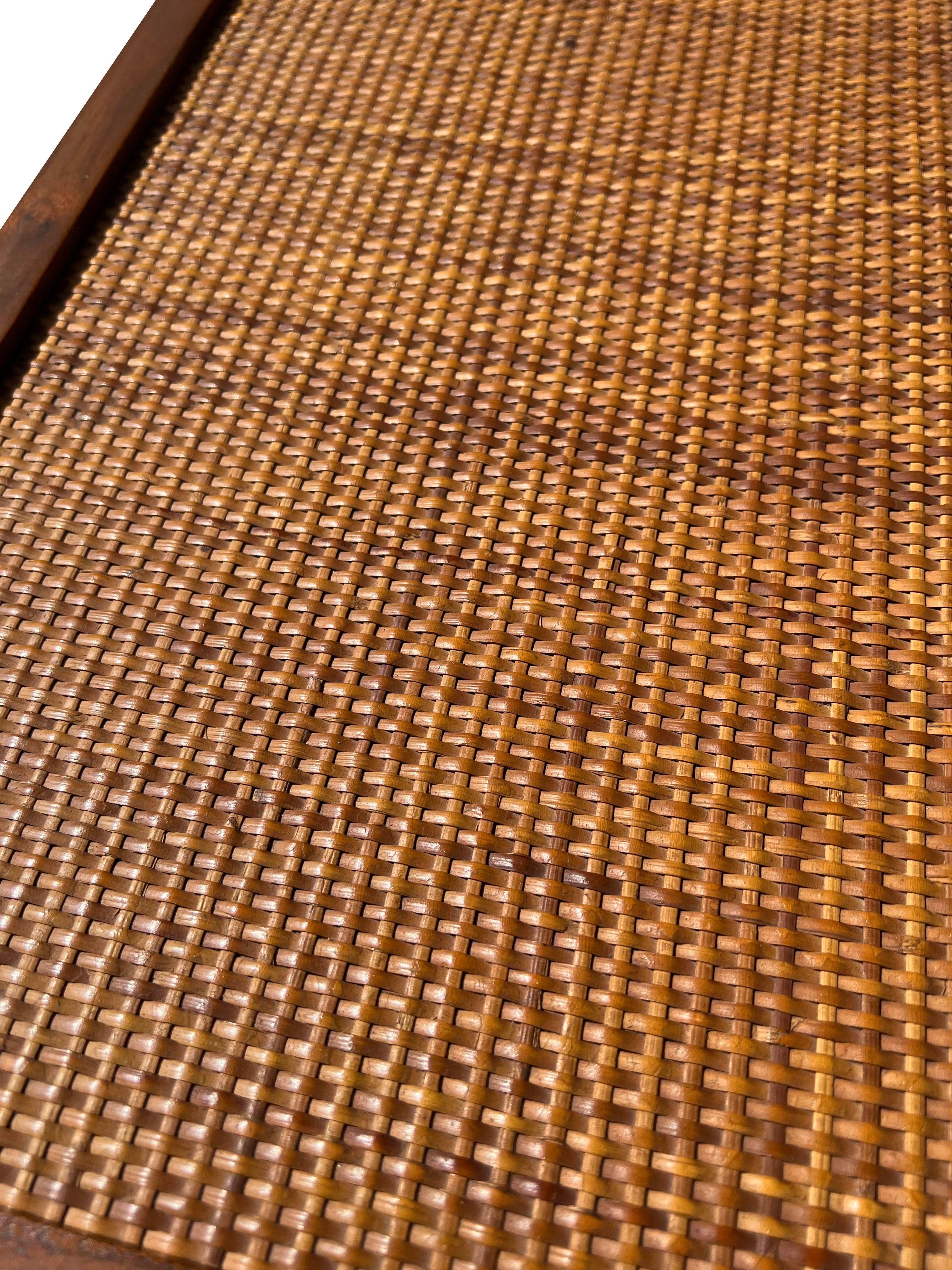 Table d'appoint vintage mi-siècle moderne avec canne, années 1970 Bon état - En vente à Saddle River, NJ