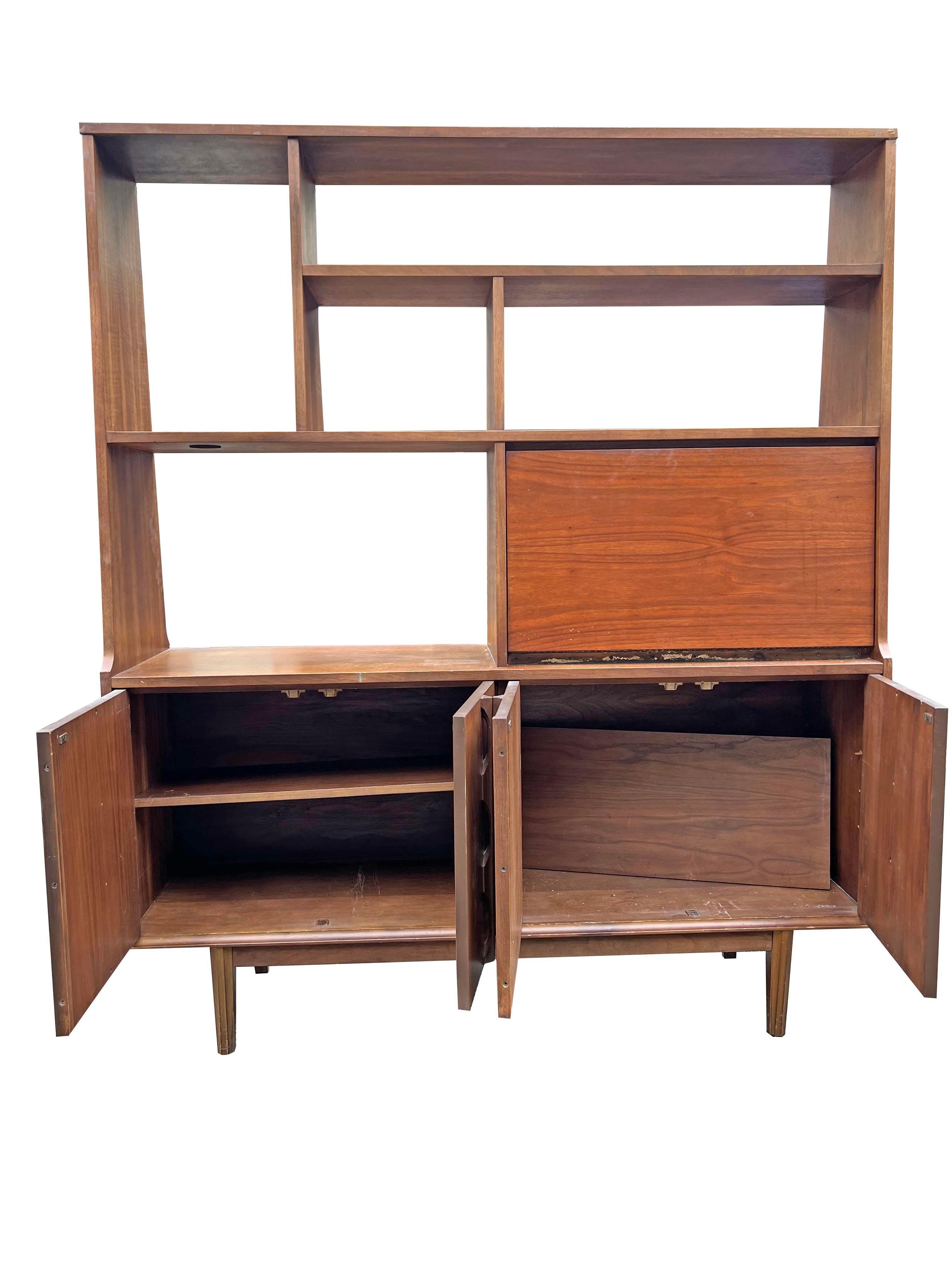 1970er Mid Century Modern Vintage Schrankwand oder Raumteiler (Holz)