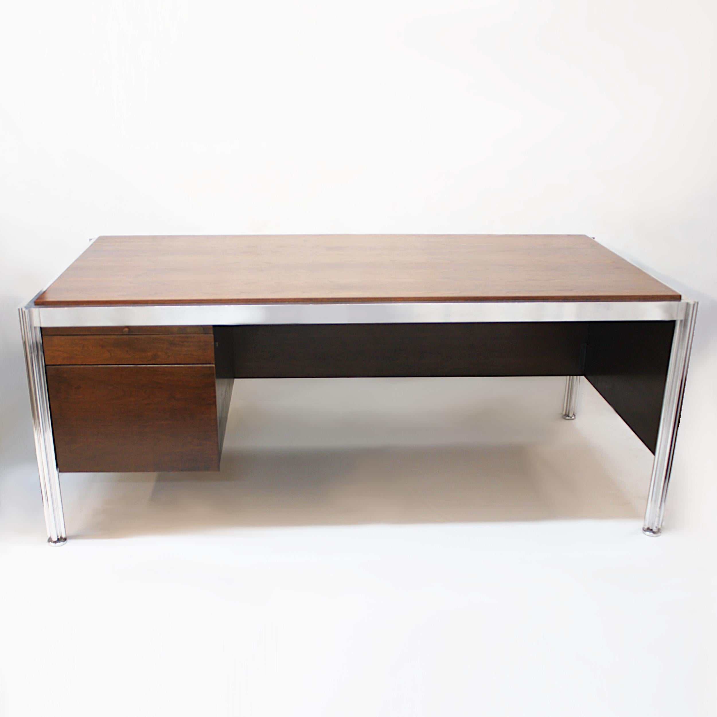 North American 1970s Mid-Century Modern Walnut and Aluminum Executive Desk by George Ciancimino