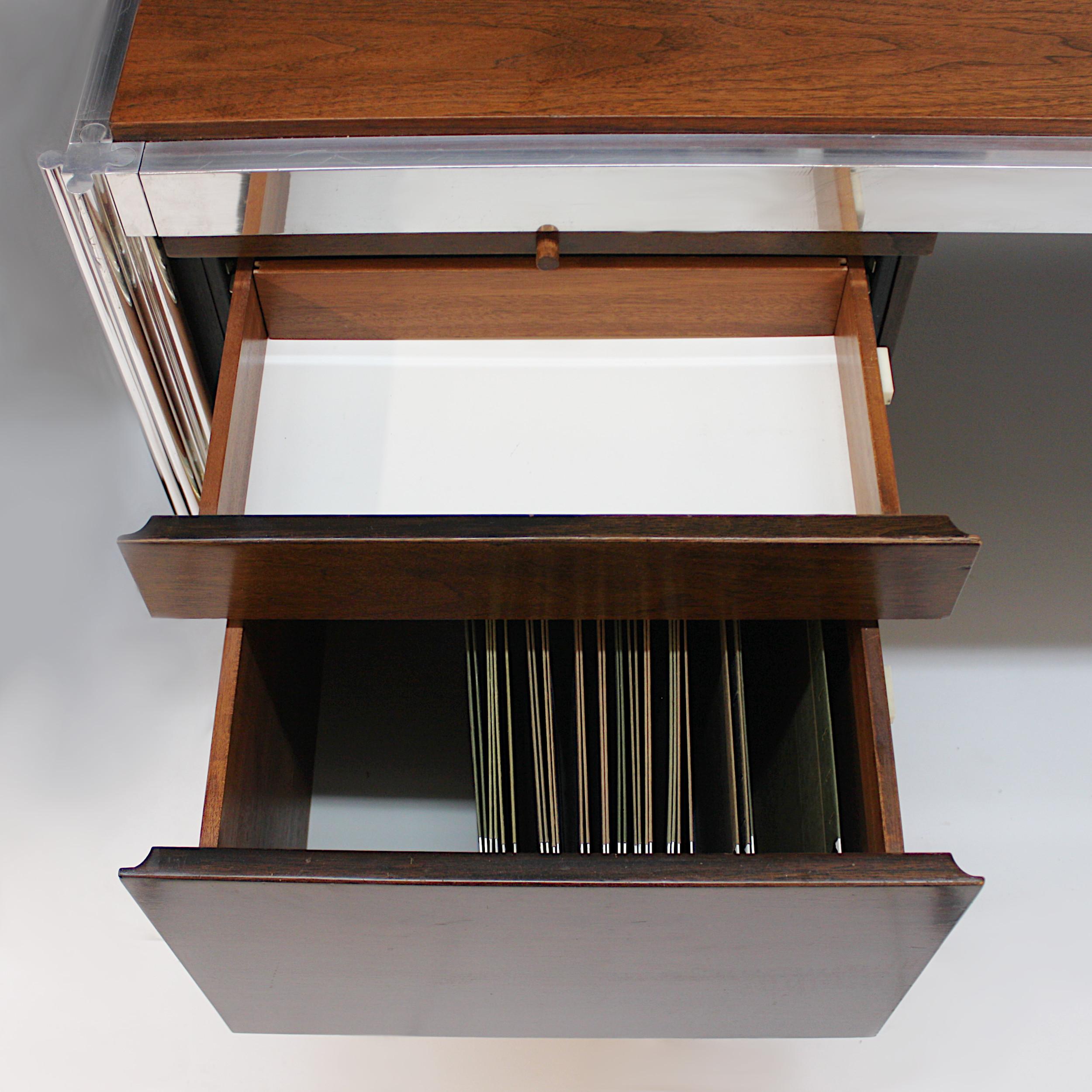 1970s Mid-Century Modern Walnut and Aluminum Executive Desk by George Ciancimino In Excellent Condition In Lafayette, IN