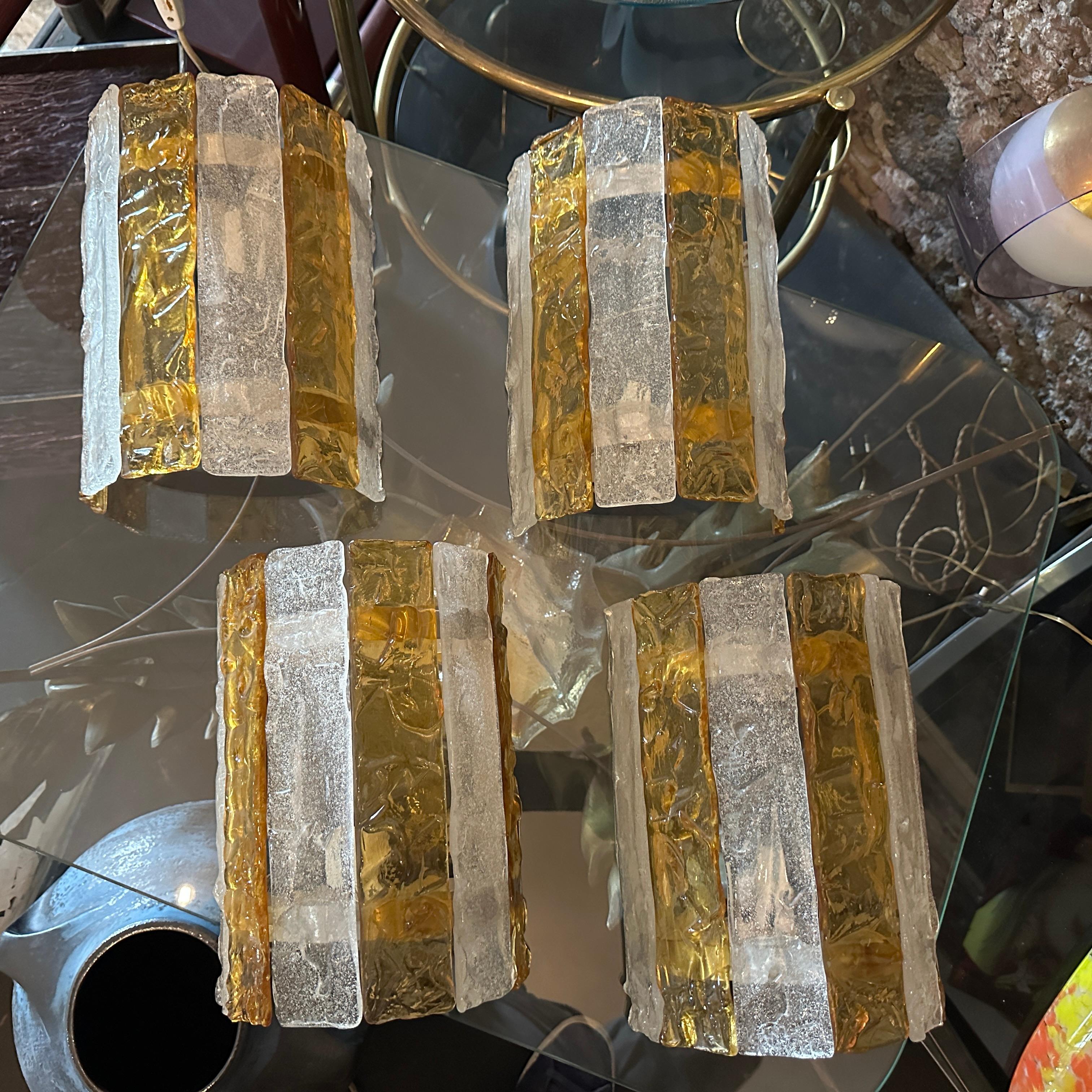 1970s Mid-Century Modern White and Yellow Murano Glass Wall Sconce by Mazzega 4