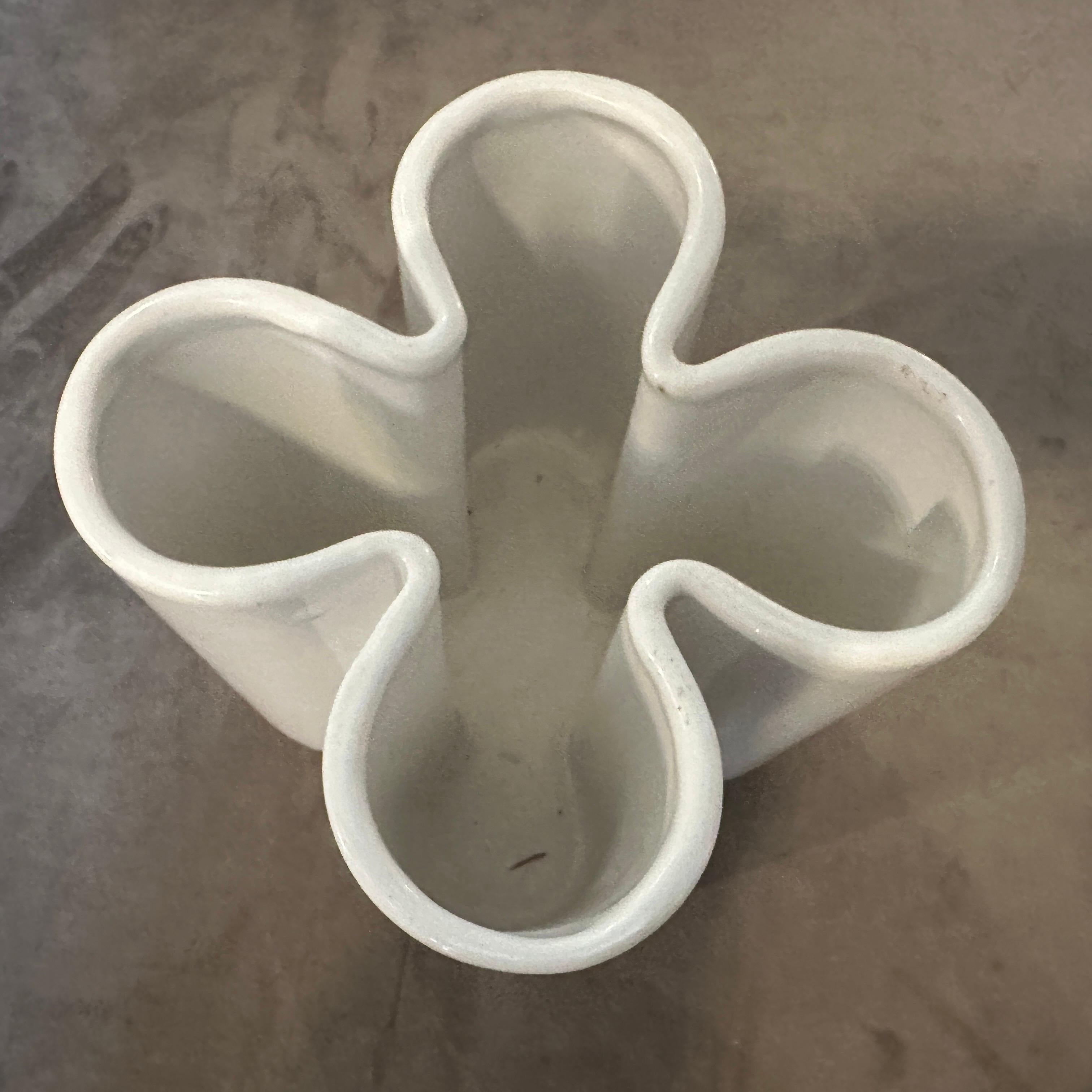 French 1970s Mid-Century Modern White Ceramic Vase by Pierre Cardin For Sale